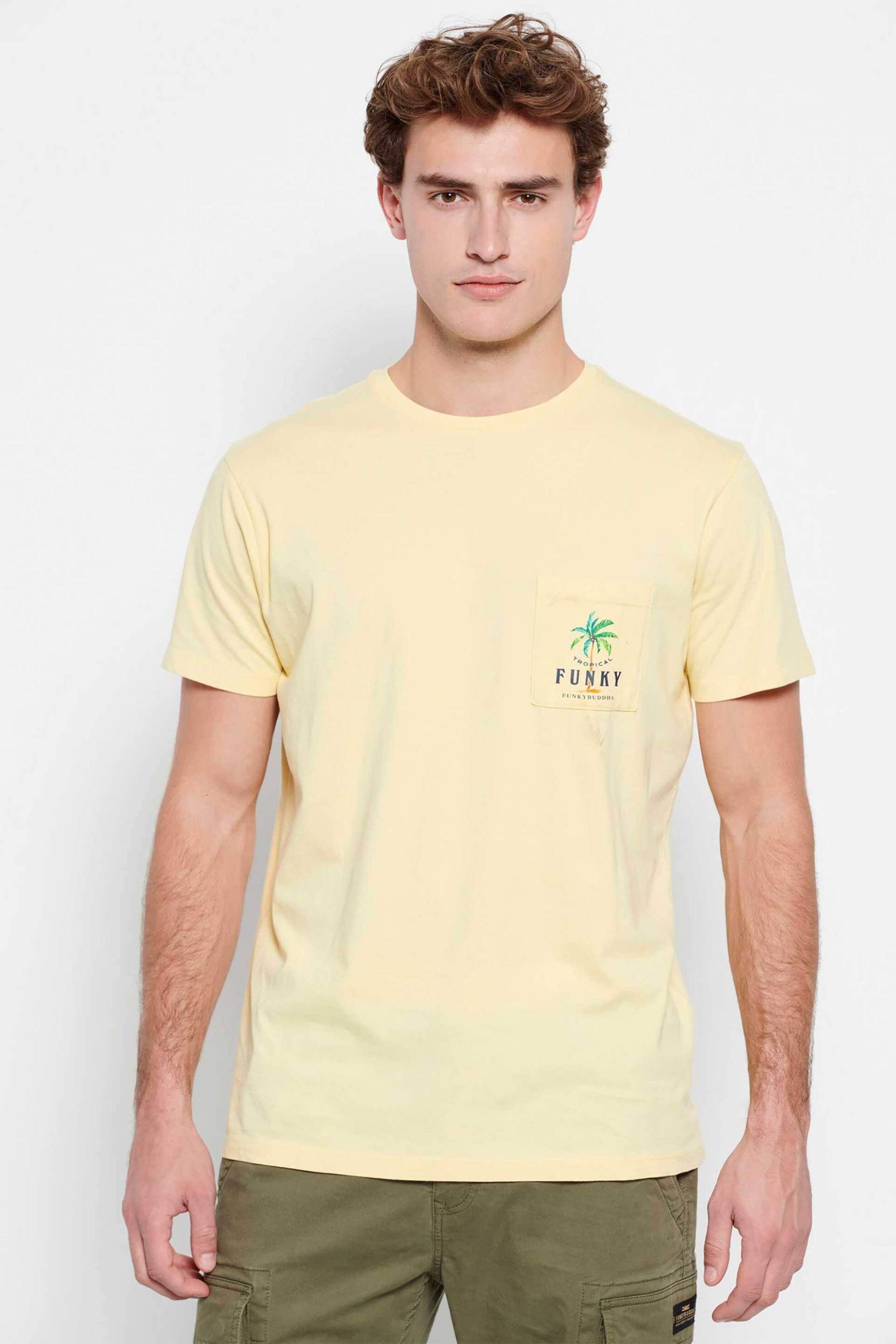 Ανδρική Μόδα > Ανδρικά Ρούχα > Ανδρικές Μπλούζες > Ανδρικά T-Shirts Funky Buddha ανδρικό βαμβακερό T-shirt μονόχρωμο με τσέπη και palm tree print στο στήθος - FBM007-385-04 Κίτρινο Ανοιχτό