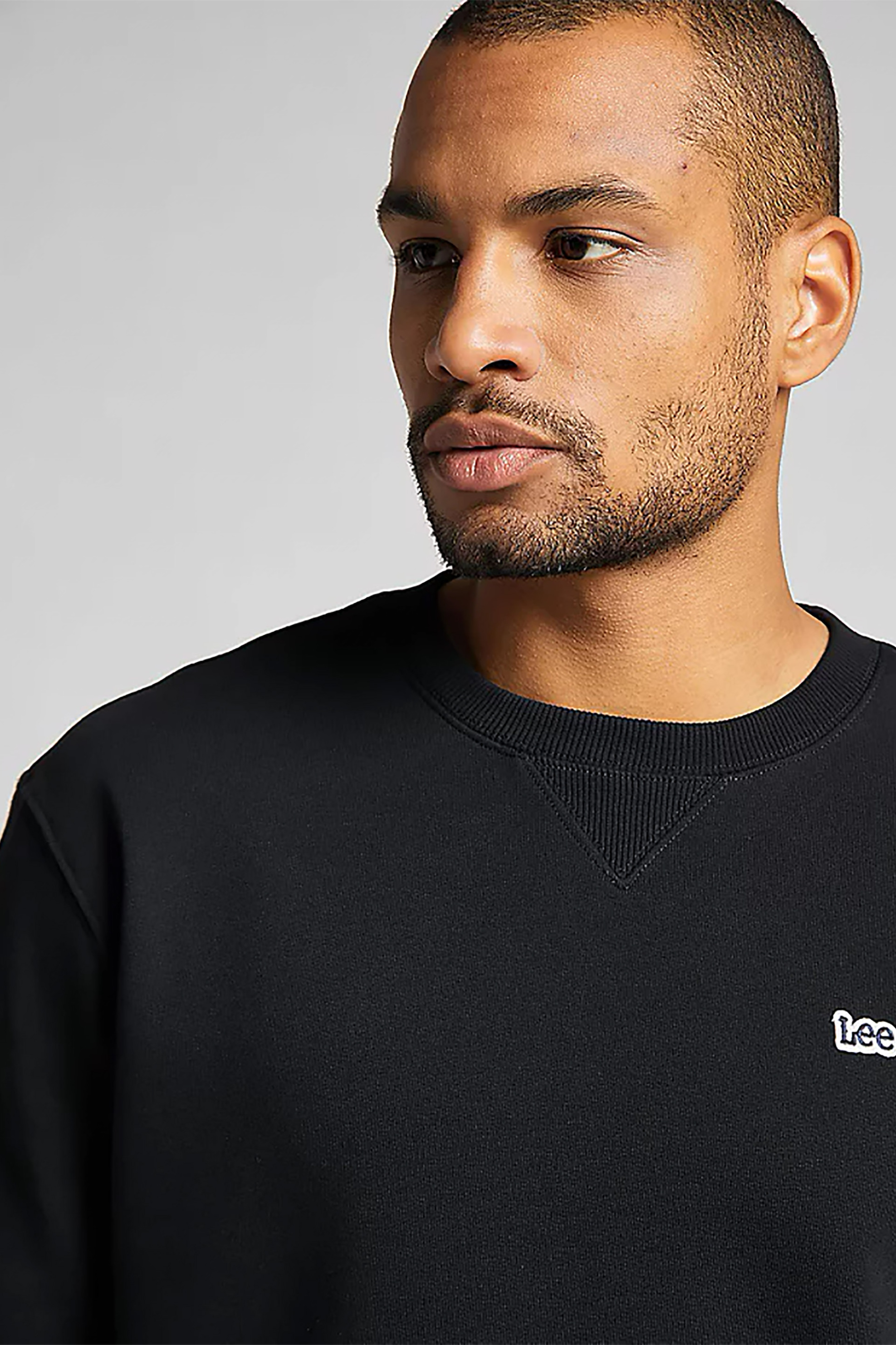 Lee ανδρική μπλούζα φούτερ μονόχρωμη με κεντημένο λογότυπο στο στήθος - L81ITJ01-** Μαύρο φωτογραφία