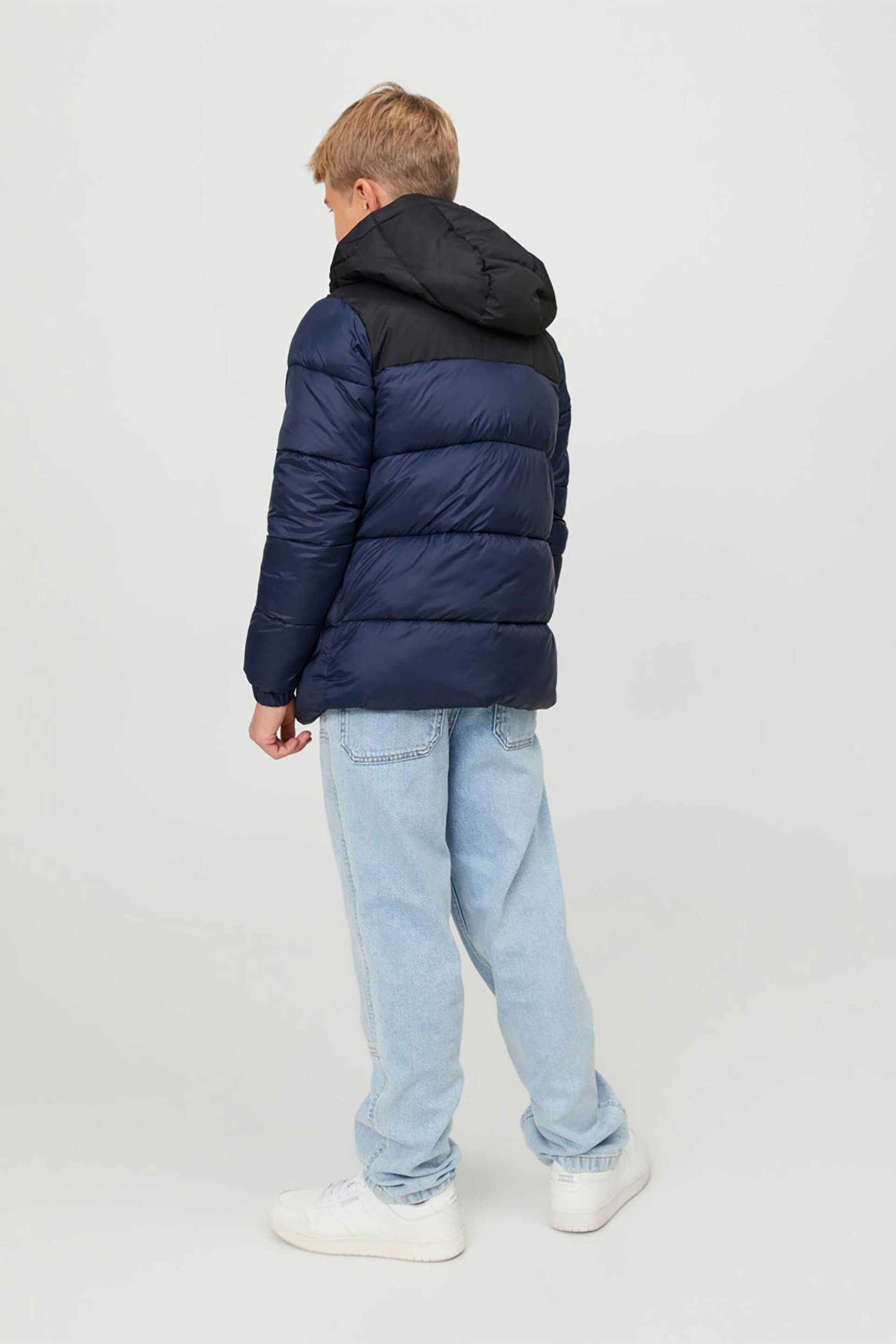 JACK & JONES παιδικό puffer μπουφάν με καπιτονέ σχέδιο και κουκούλα - 12236884 Μπλε Σκούρο φωτογραφία