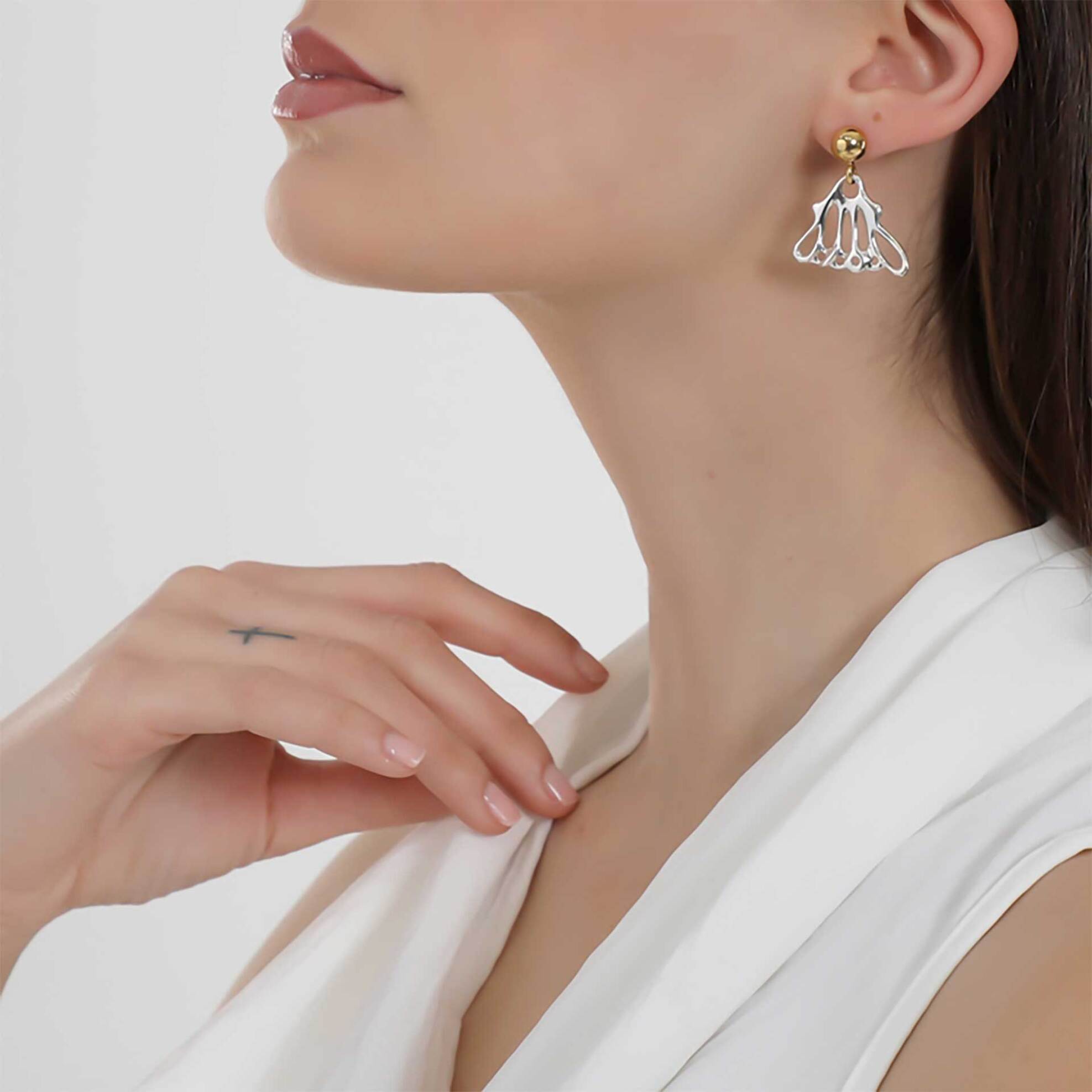 Folli Follie γυναικεία μικρά δίχρωμα ασημένια σκουλαρίκια με μοτίφ φτερό "Winged Spirit" - 1E23S093Y Ασημί φωτογραφία