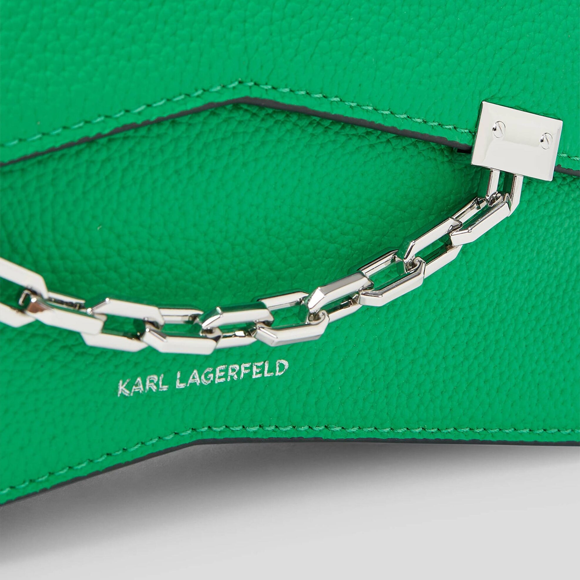 Karl Lagerfeld γυναικεία δερμάτινη τσάντα crossbody με contrast logo print και διακοσμητική αλυσίδα "K/Seven" - 235W3016 Πράσινο Ανοιχτό φωτογραφία