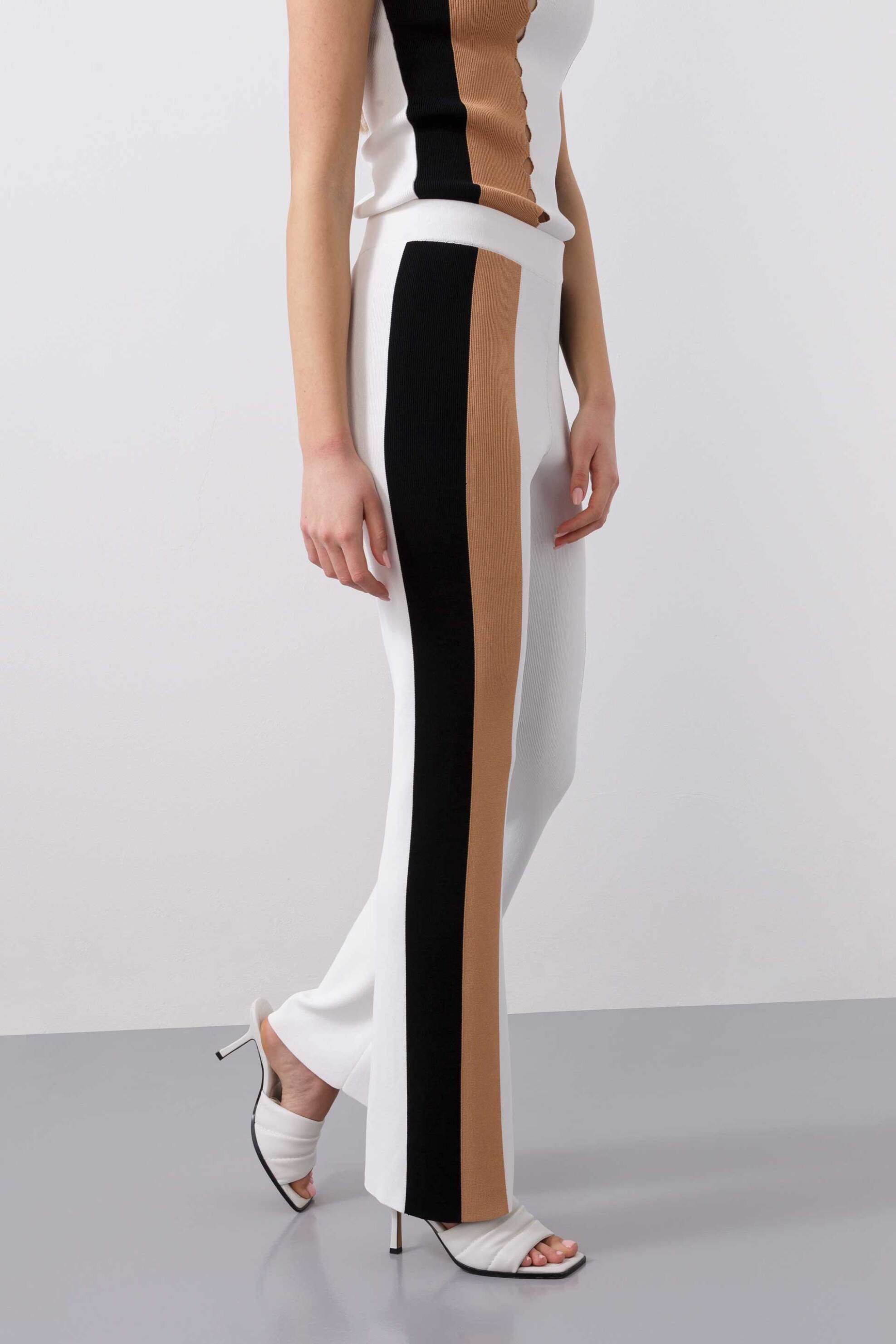 BCBGMAXAZRIA BCBGMAXAZRIA γυναικείο πλεκτό παντελόνι με διάτρητο γεωμετρικό σχέδιο και color block - 23SKP162KN14 Μπεζ - 3