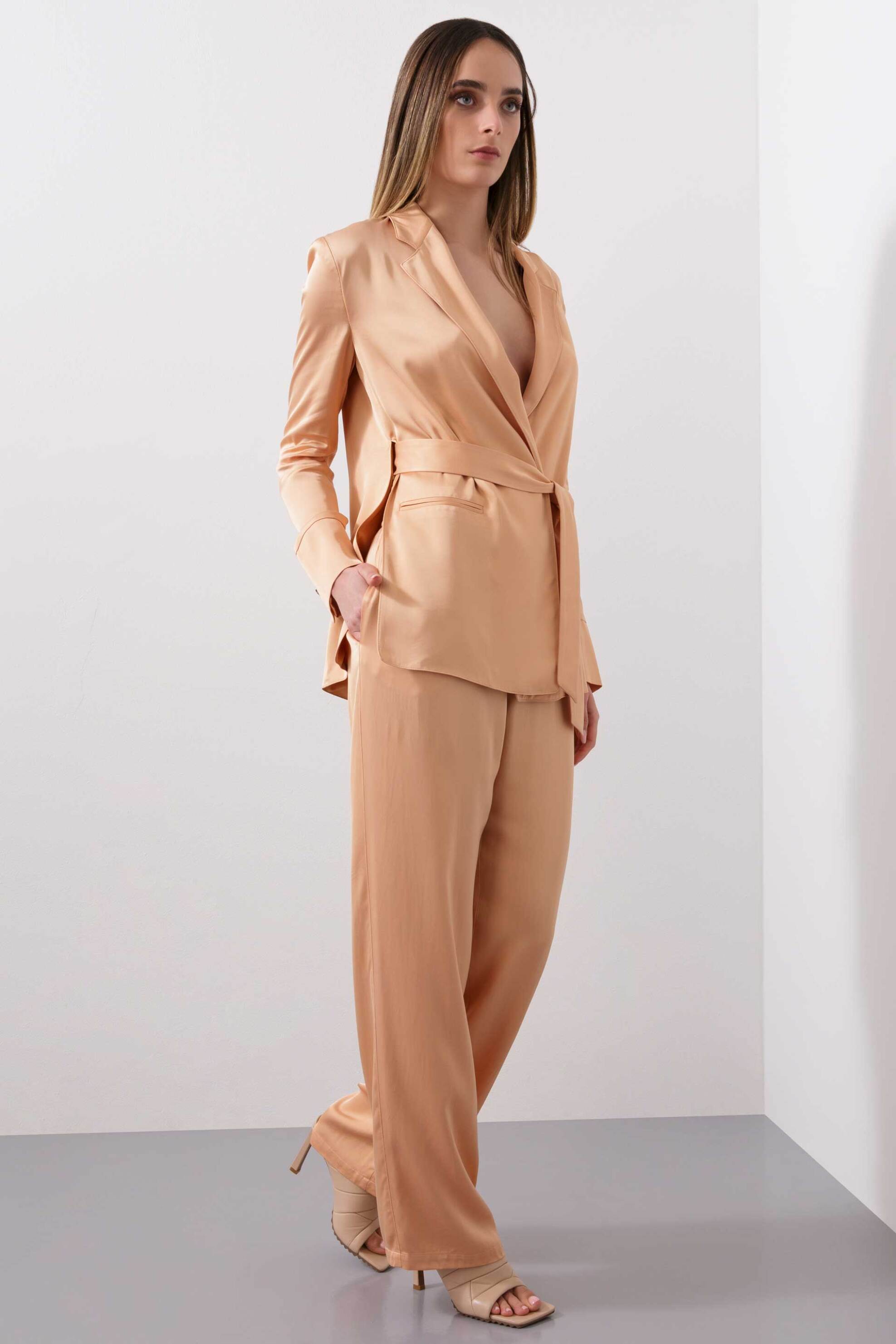 BCBGMAXAZRIA BCBGMAXAZRIA γυναικείο σατέν σακάκι με ζώνη - 23SRJ039VI09 Σομόν - 3