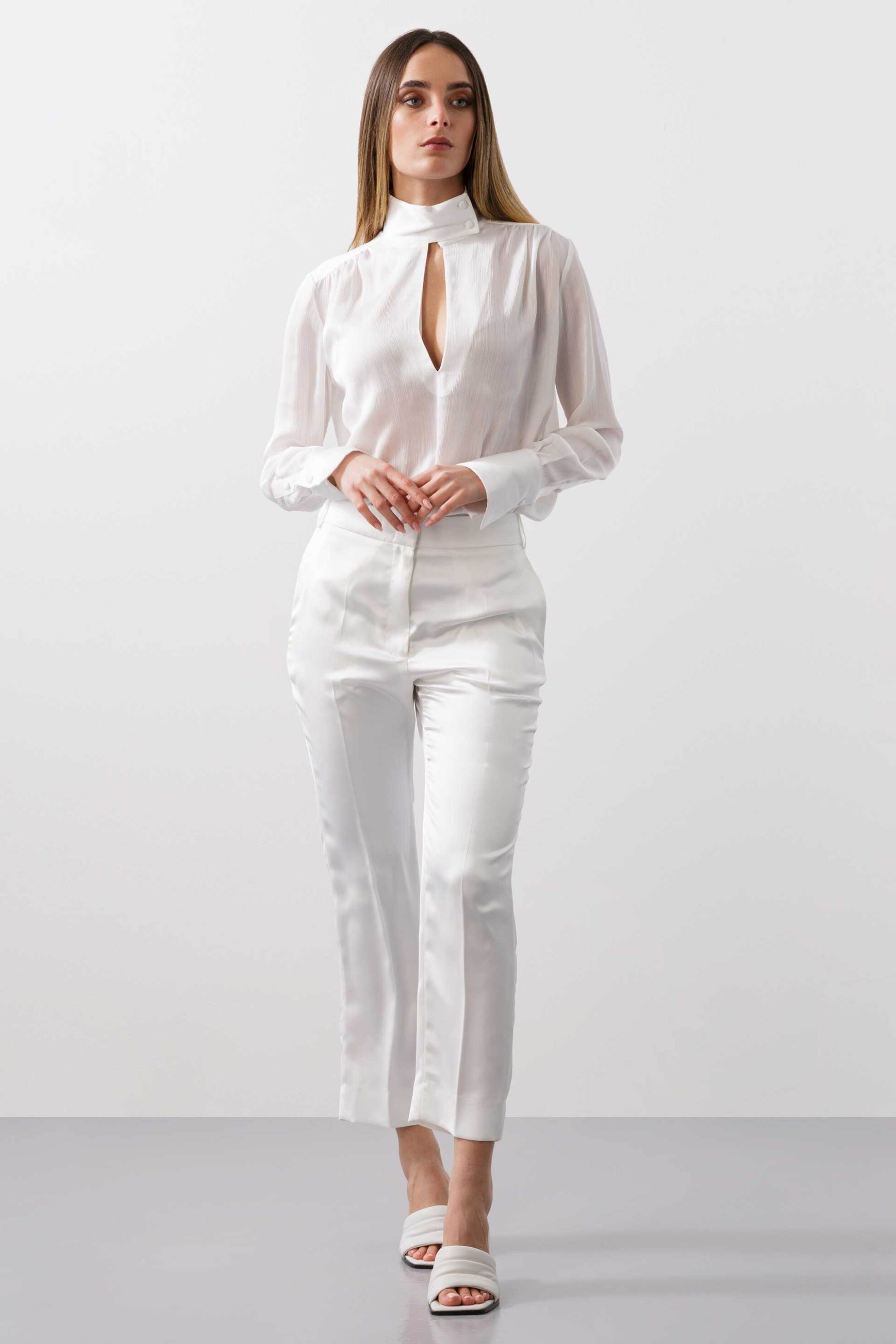 BCBGMAXAZRIA BCBGMAXAZRIA γυναικεία μπλούζα με ψηλή λαιμόκοψη και φαρδιά μανσέτα - 23SRT078VI05 Λευκό - 3
