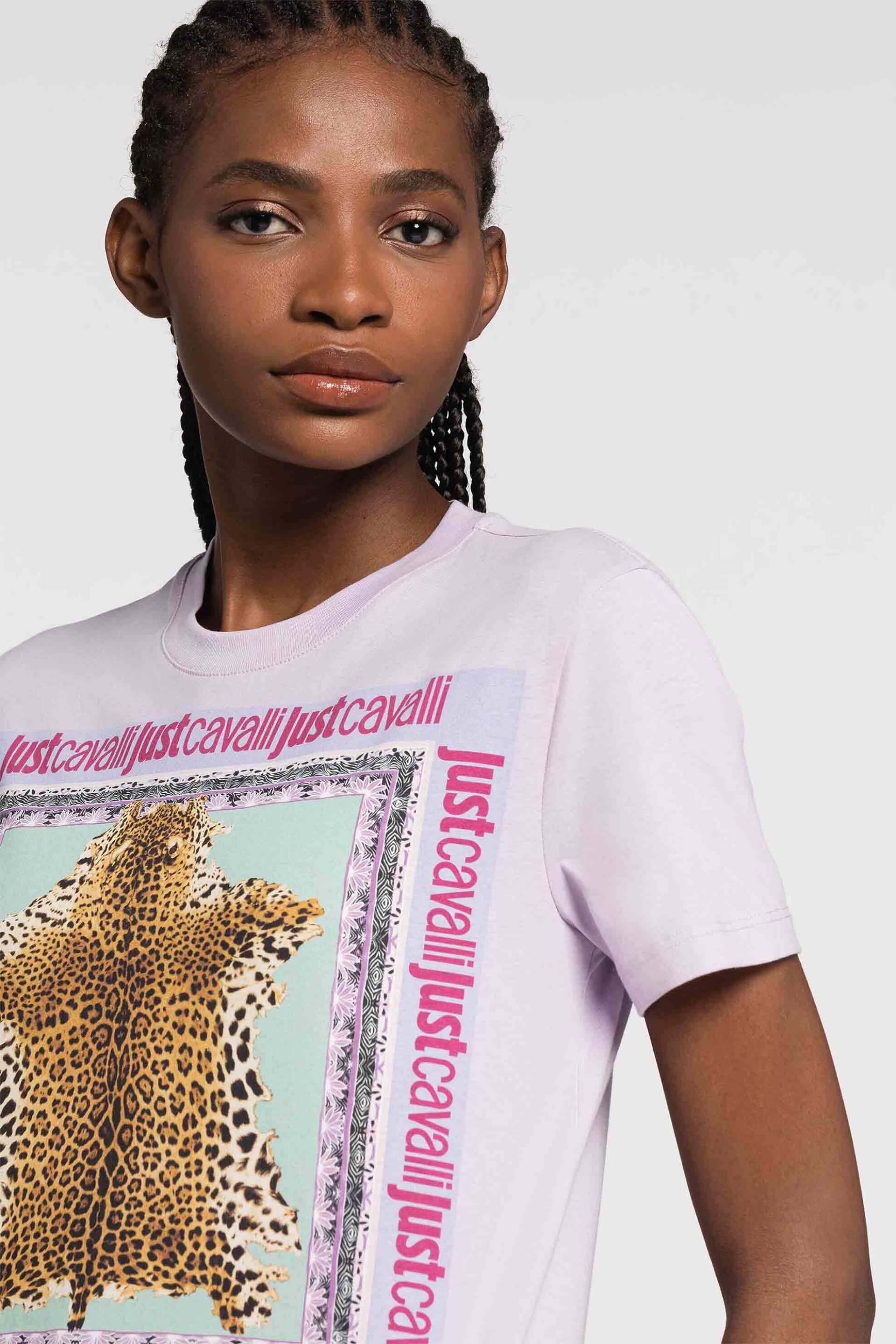 Just Cavalli γυναικείο βαμβακερό T-shirt με jaguar and logo print μπροστά - 74PBHF09CJ200 Λιλά
