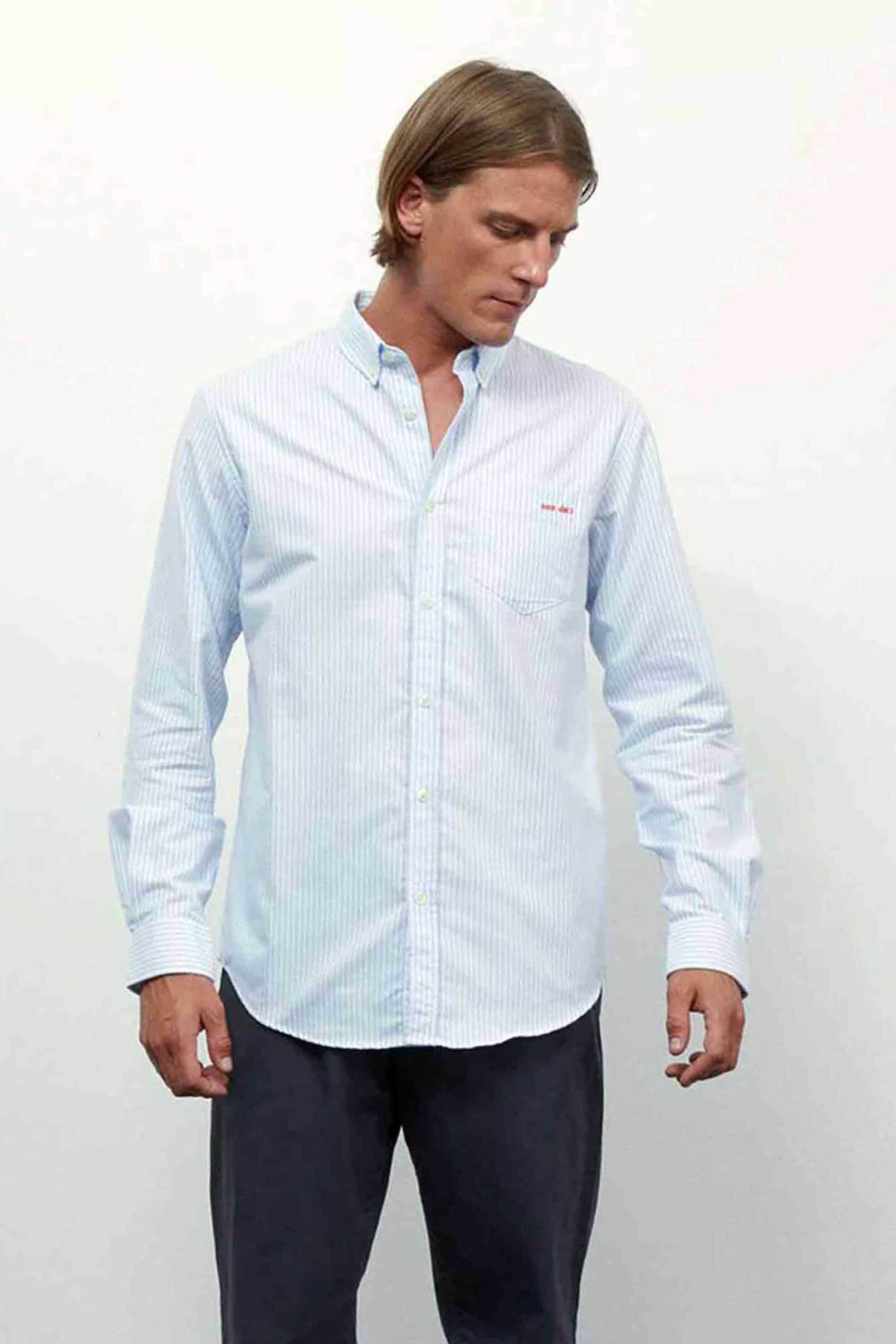 Maison Labiche ανδρικό βαμβακερό πουκάμισο με ριγέ σχέδιο και κεντημένο lettering "Good Vibes Bonne Graine" - RMBONNEGRGOOD Γαλάζιο