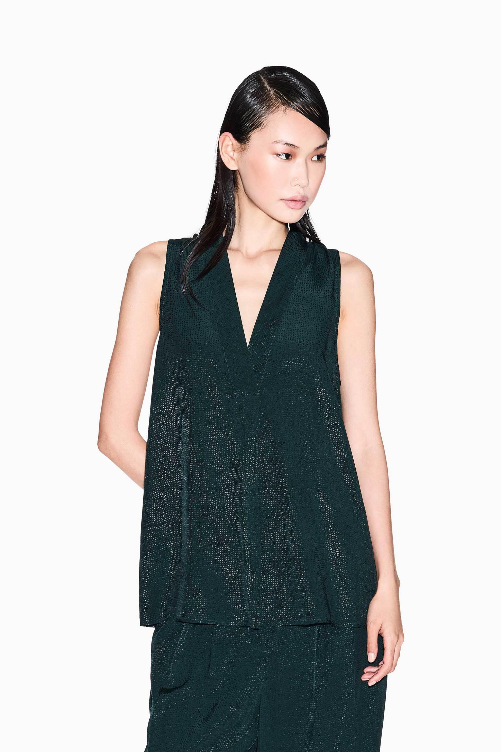 Armani Exchange γυναικεία αμάνικη μπλούζα textured με V