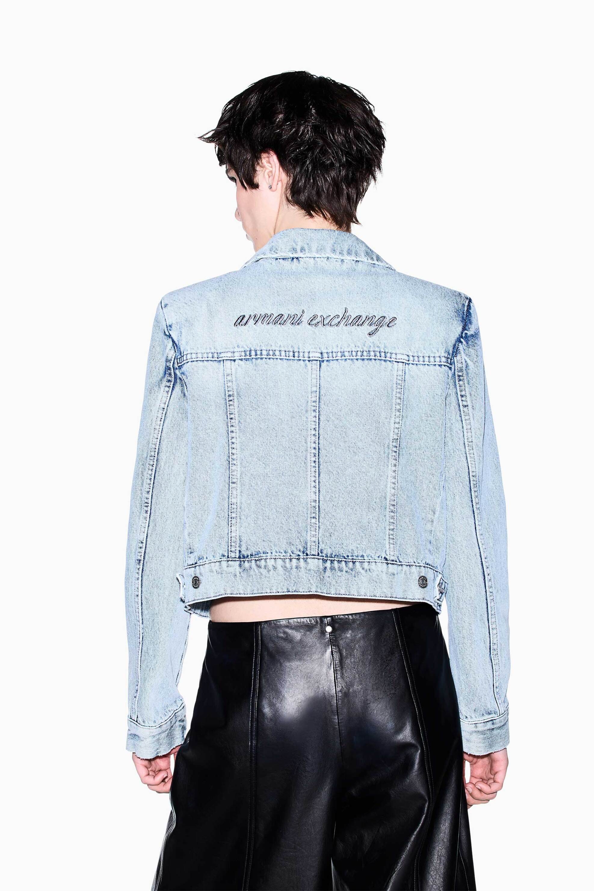 ARMANI EXCHANGE Armani Exchange γυναικείο denim jacket cropped με σταυρωτό κλείσιμο Regular Fit - XW002996AF25768 Denim Blue Ανοιχτό - 4