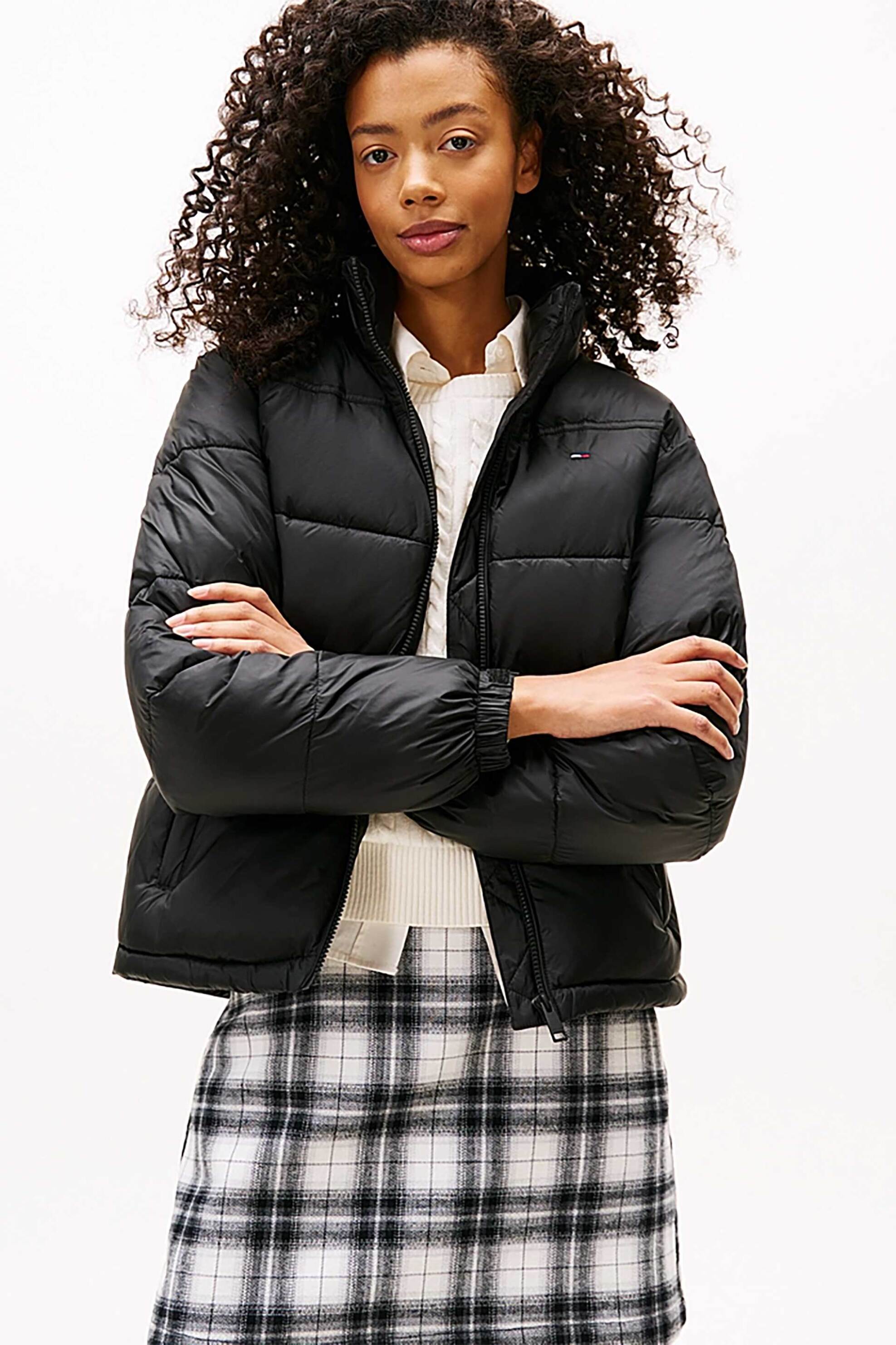 Tommy Jeans γυναικείο μπουφάν μονόχρωμο με καπιτονέ σχέδιo