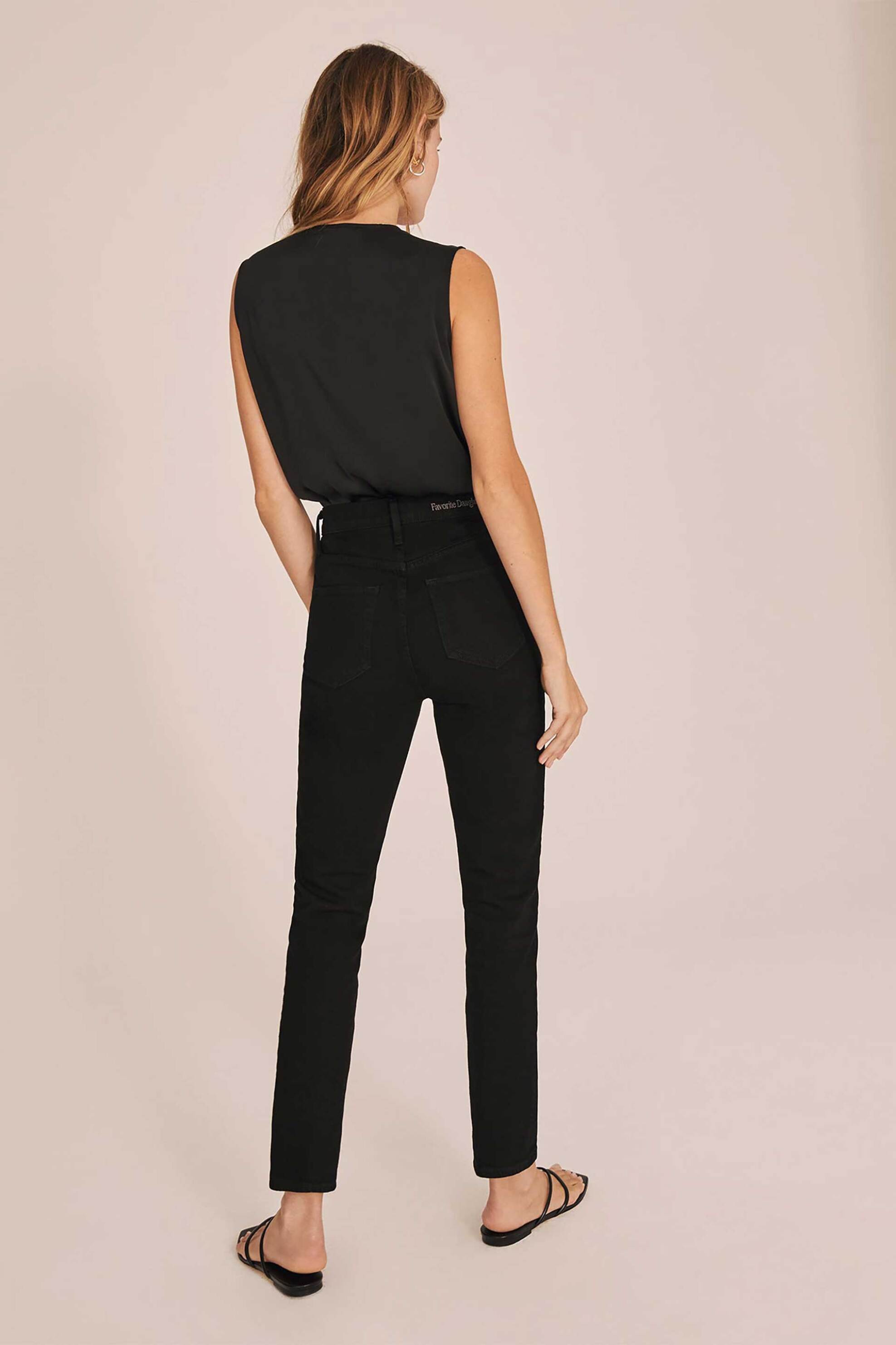 Favorite Daughter γυναικείο αμάνικο κορμάκι με V ντεκολτέ "The Sleeveless Date" - 45FEC9SD2504-BLK Μαύρο φωτογραφία