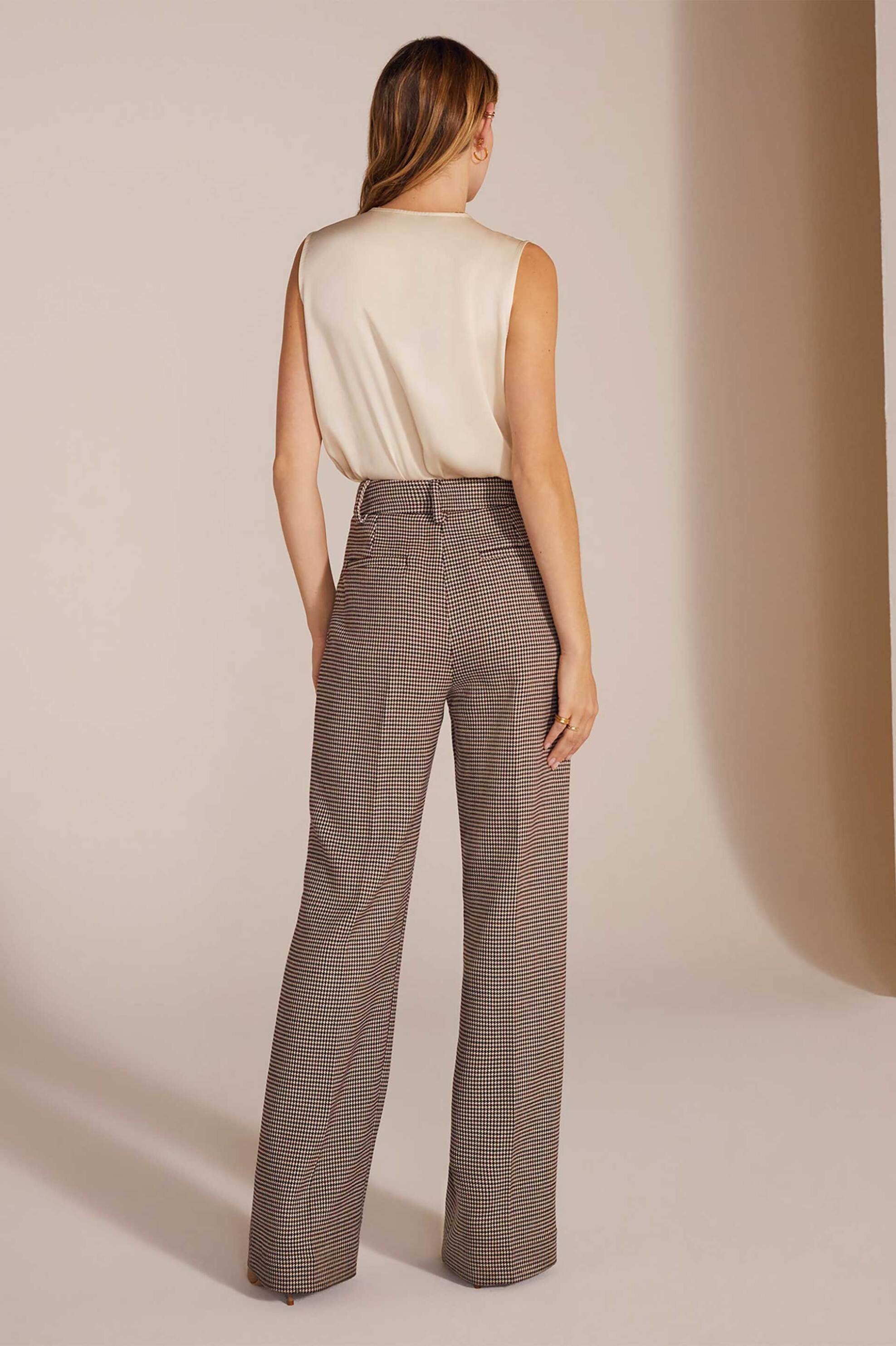 Favorite Daughter γυναικείο αμάνικο κορμάκι με V ντεκολτέ "The Sleeveless Date" - 45FEC9SD2504-CPN Εκρού φωτογραφία