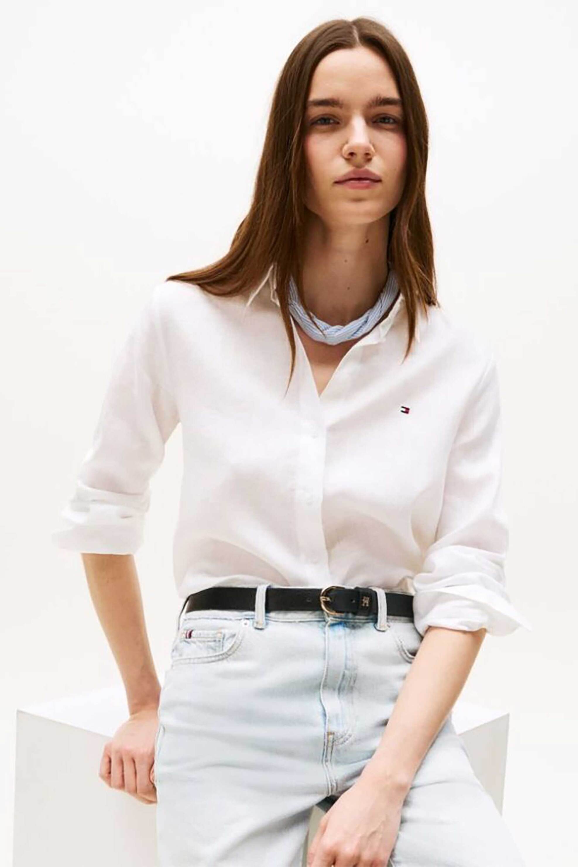 TOMMY HILFIGER Tommy Hilfiger γυναικείο πουκάμισο μονόχρωμο με λογότυπο στο στήθος - WW0WW44679 Λευκό