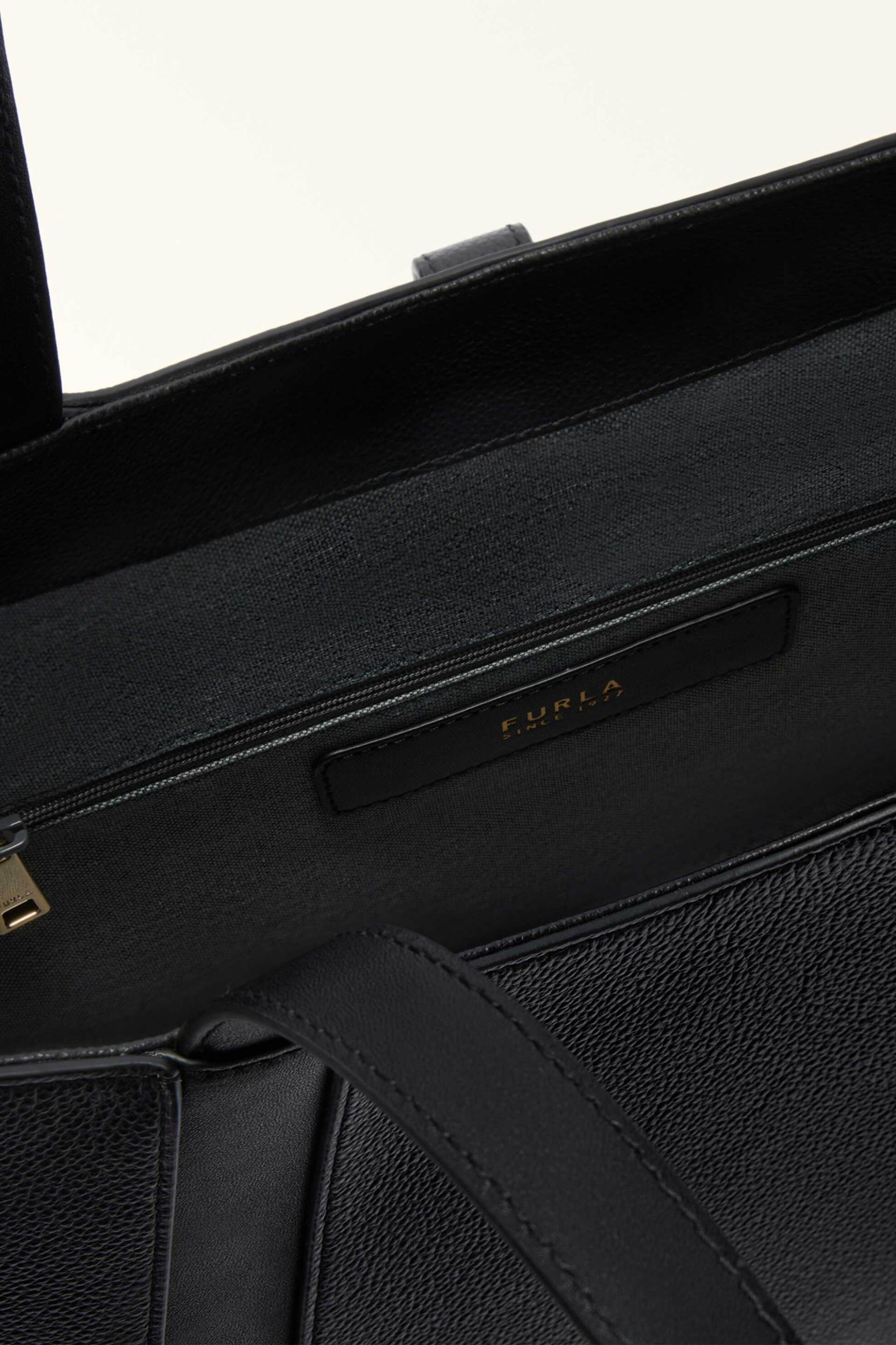 Furla γυναικεία δερμάτινη τσάντα ώμου "Goccia Tote L" - WB01788-BX3353 Μαύρο φωτογραφία