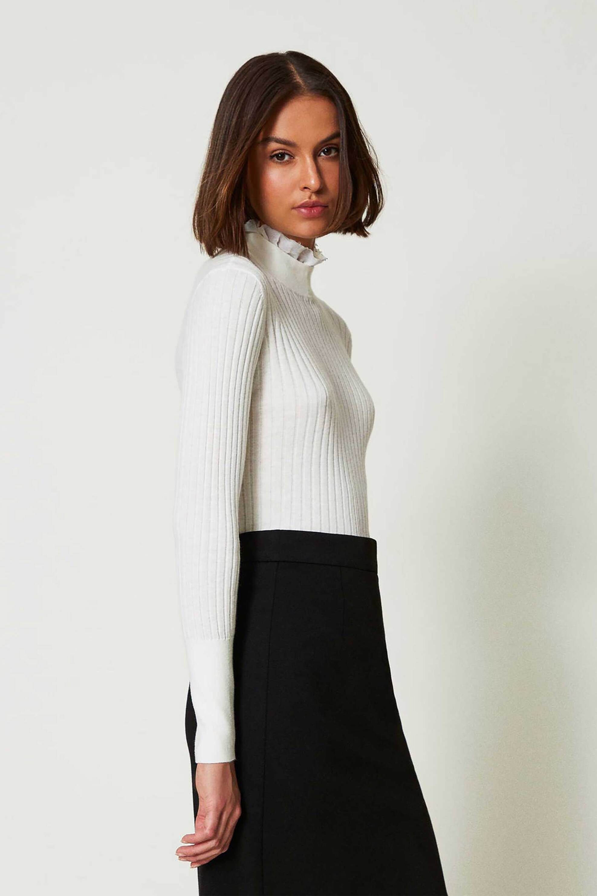 Actitude By Twinset γυναικεία πλεκτή μπλούζα με λεπτομέρεια στην λαιμόκοψη - 242AP3151 Εκρού φωτογραφία