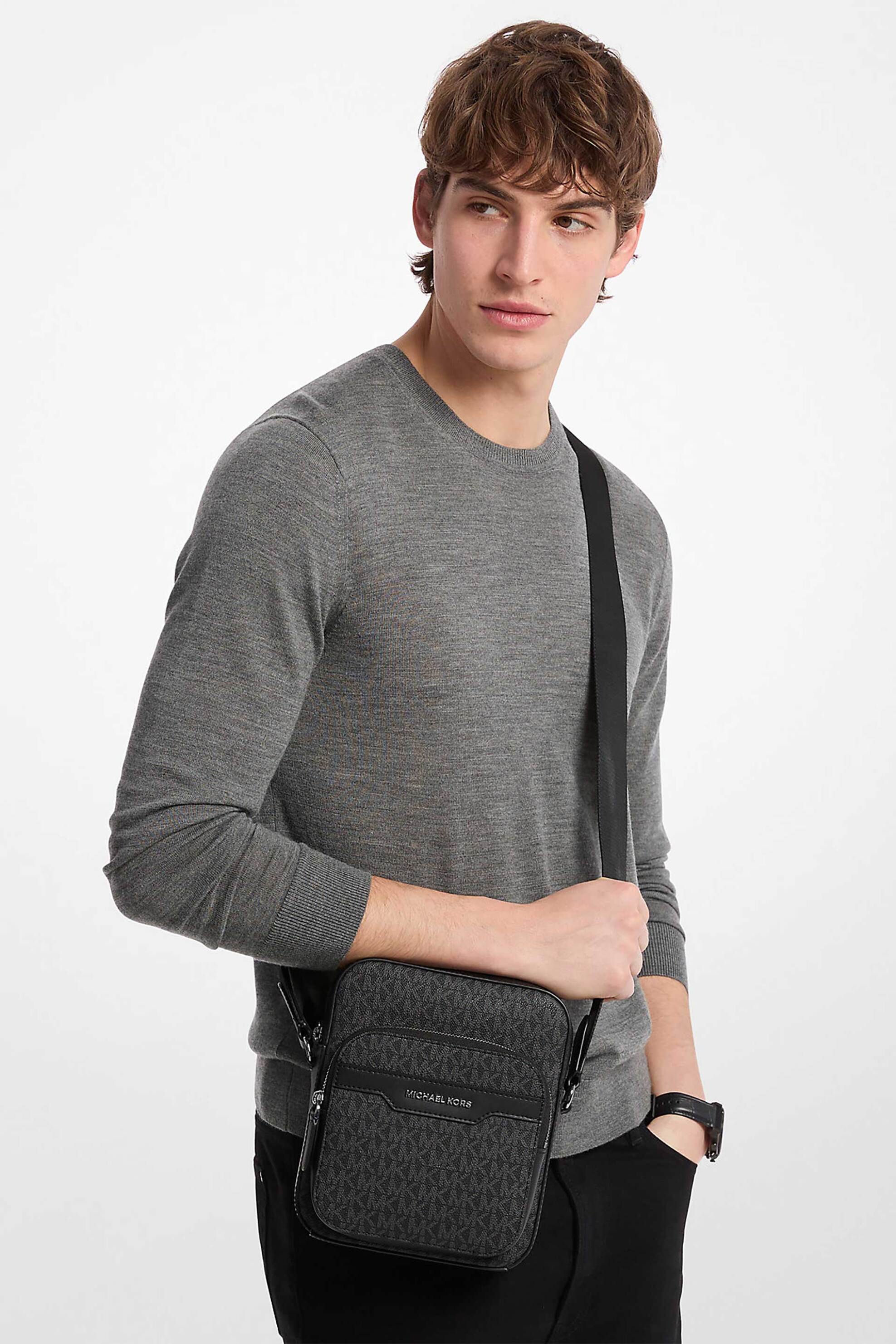 Michael Kors Ανδρικό Τσαντάκι Crossbody με All-Over Monogram Pattern Hundson - 33T5Lhdm0B Μαύρο
