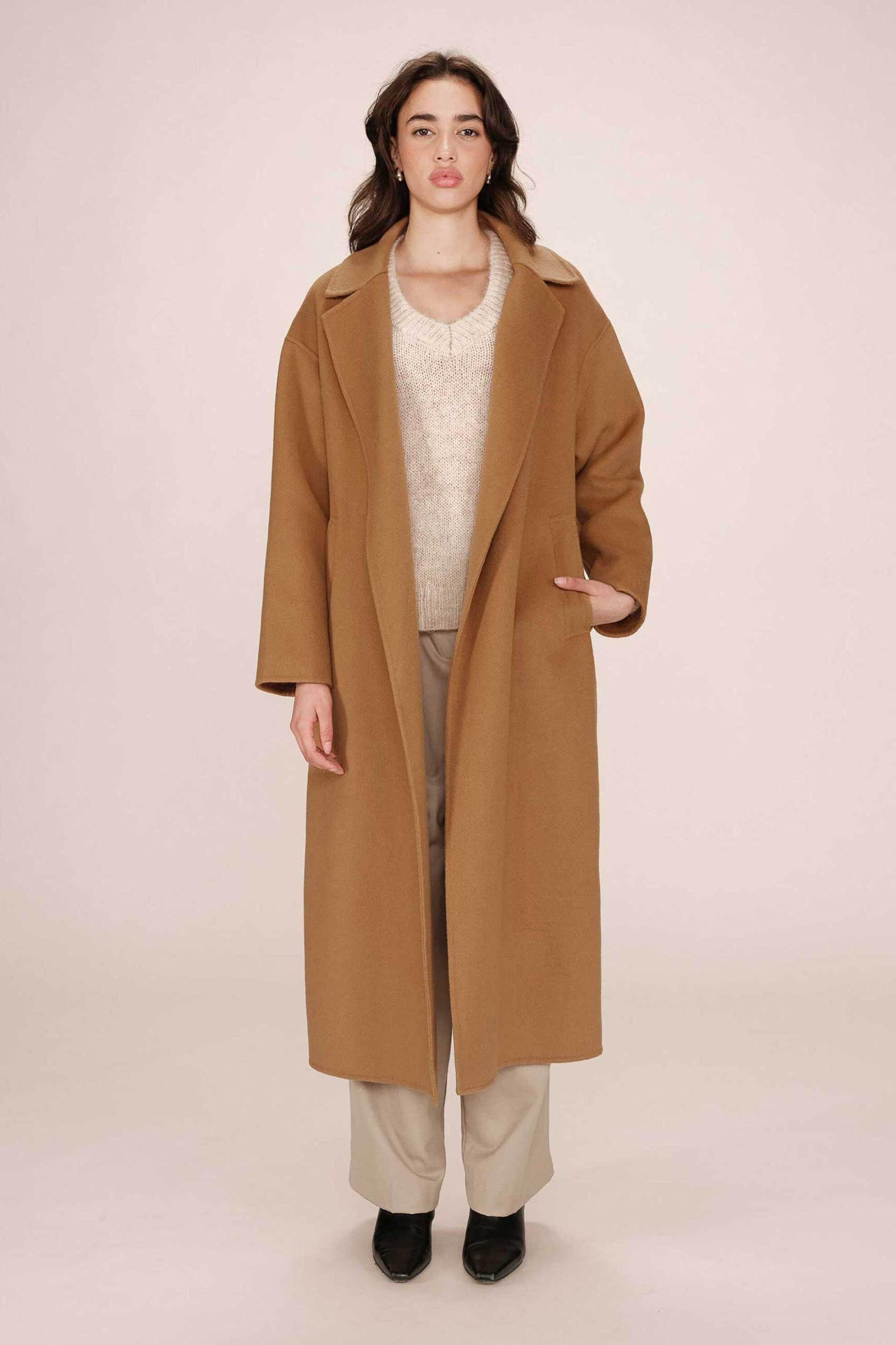 GRACE & MILA Grace & Mila γυναικείο παλτό μονόχρωμο με ζώνη "Stone" - STONE/FW25 Καμηλό