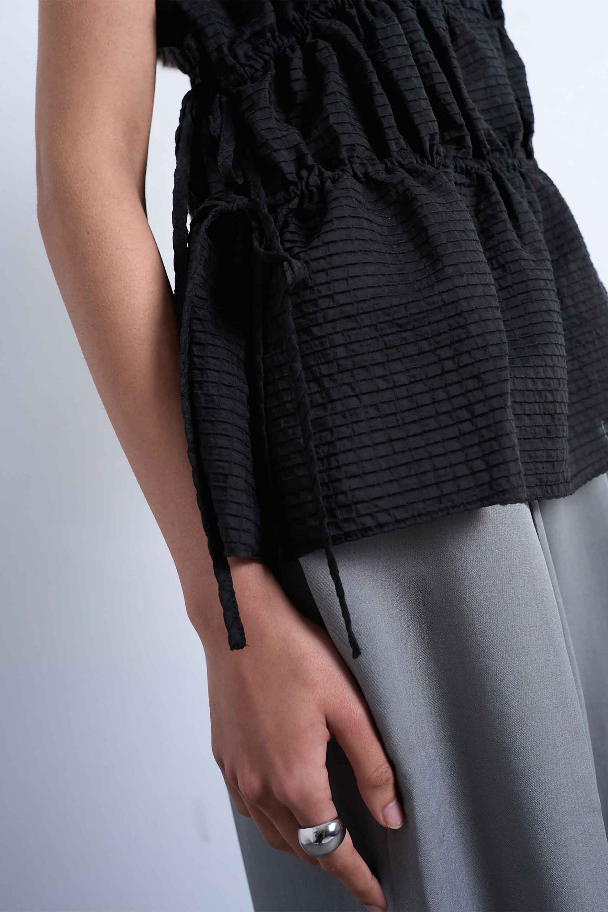 Topshop γυναικεία μπλούζα μονόχρωμη με διακοσμητικές σούρες 