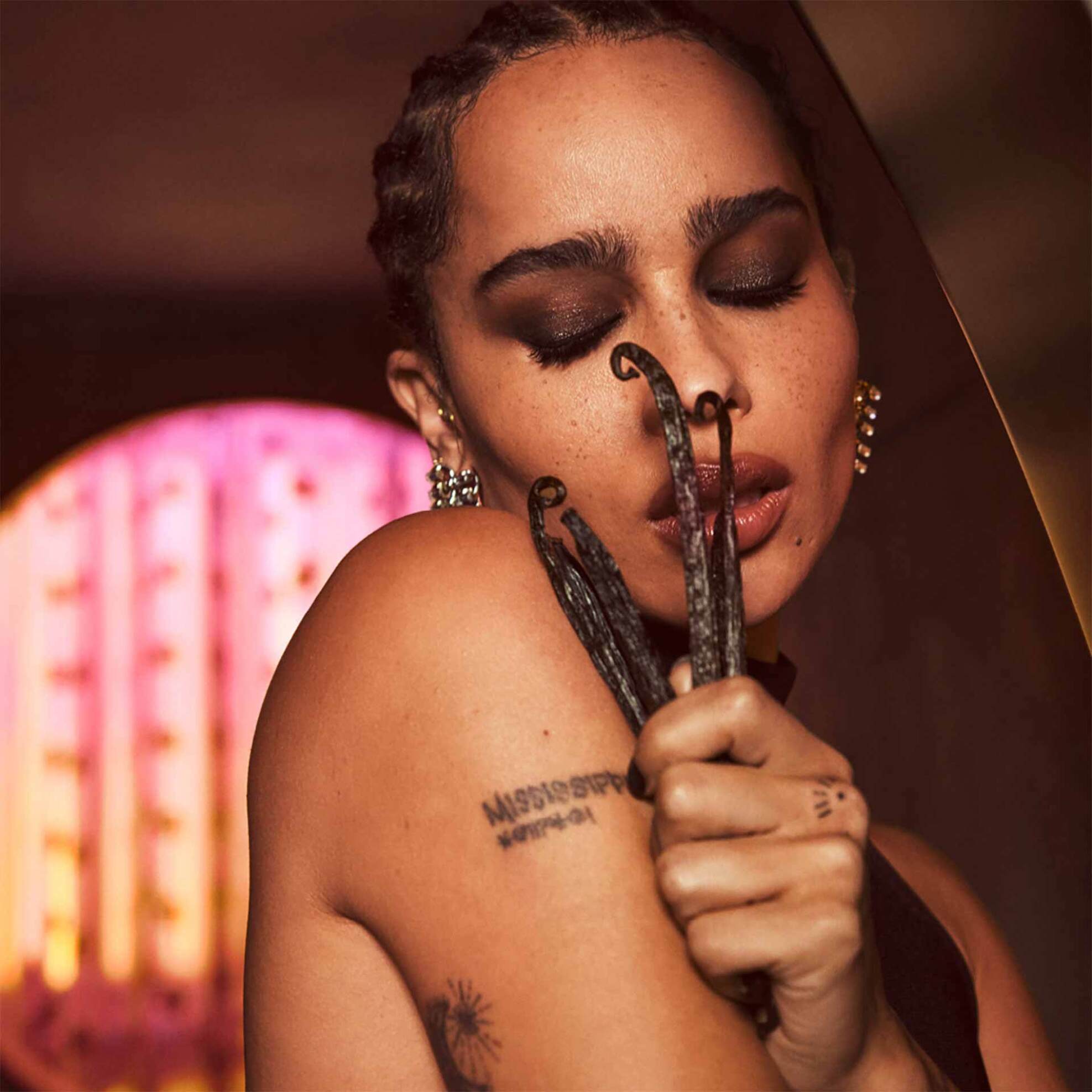 Yves Saint Laurent Black Opium Le Parfum - 3614273863384 φωτογραφία