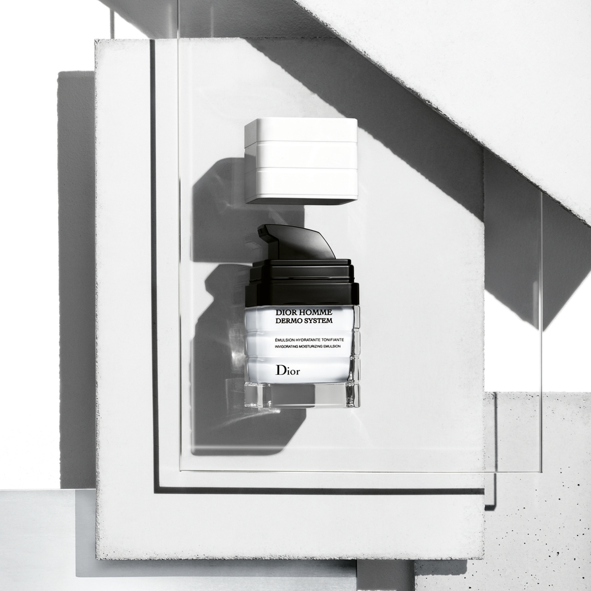 Diοr Homme Dermo System Invigorating Moisturizing Emulsion 50 ml - F064533600 φωτογραφία