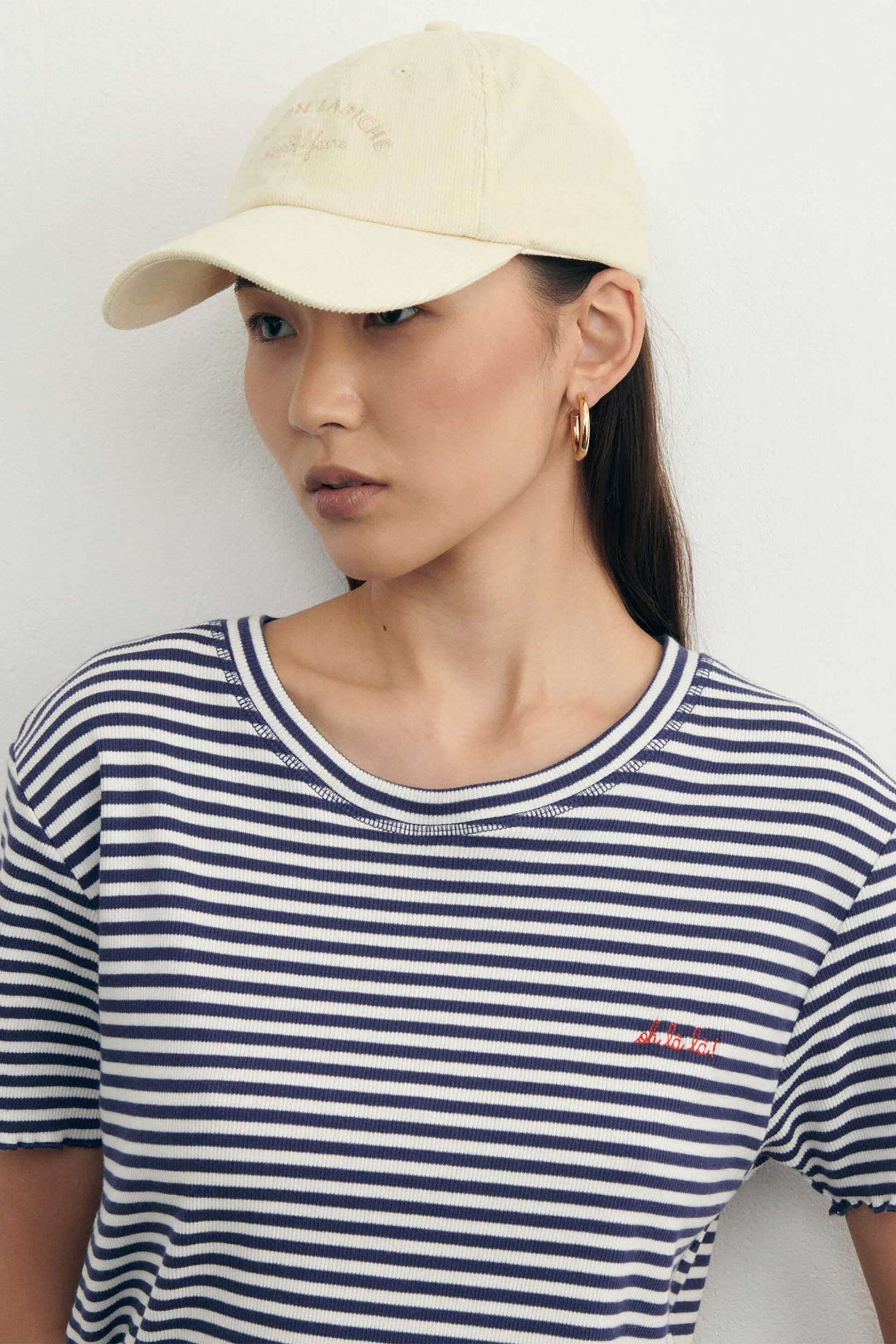 Maison Labiche γυναικείο κοντομάνικο πουλόβερ ribbed με ριγέ σχέδιο Slim Fit "Oh Là Là! Folies" - NWFOLIESOHLALA Μπλε Σκούρο φωτογραφία