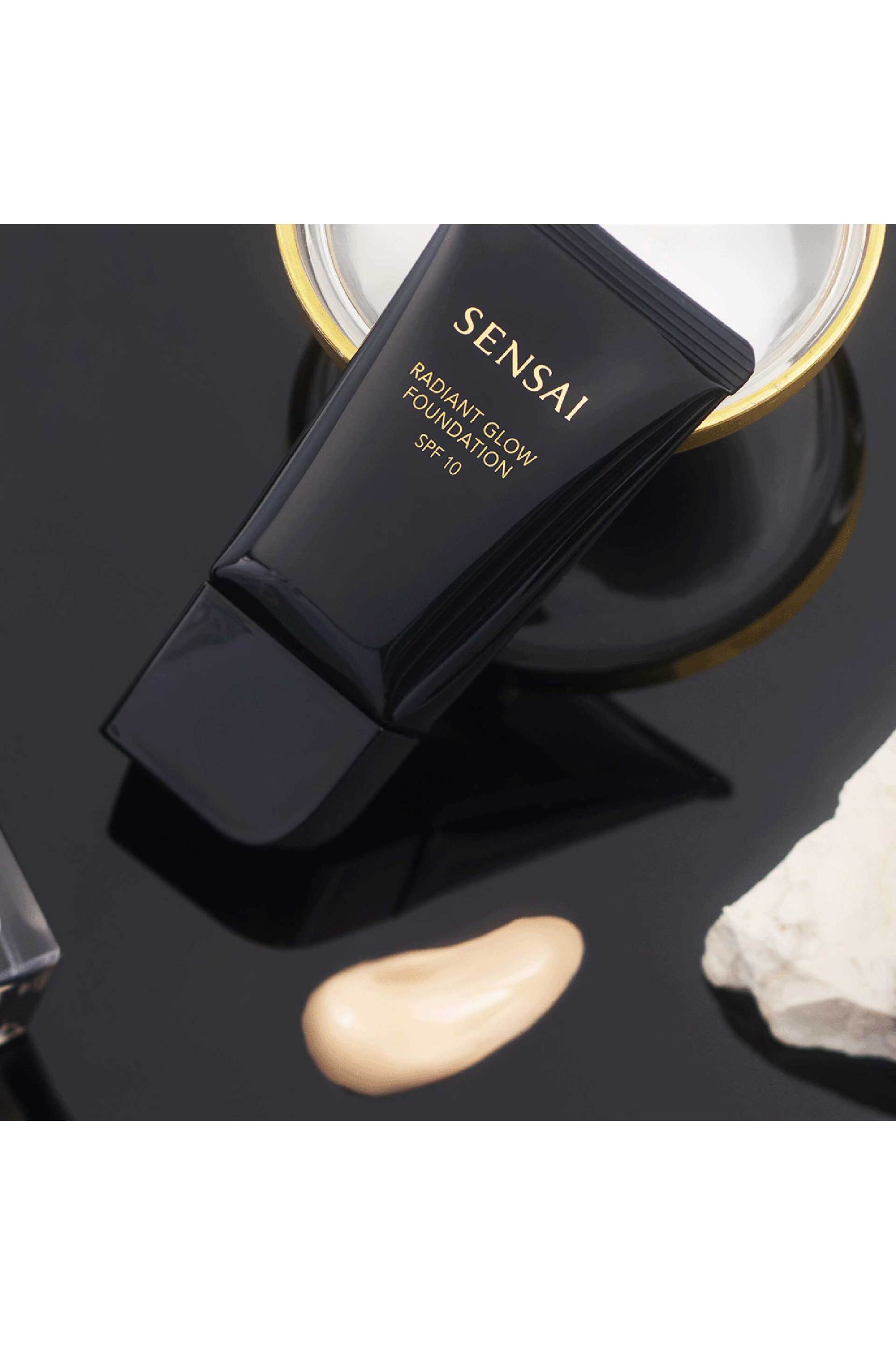 Sensai Radiant Glow Foundation 30 ml - 59347 204.5 φωτογραφία