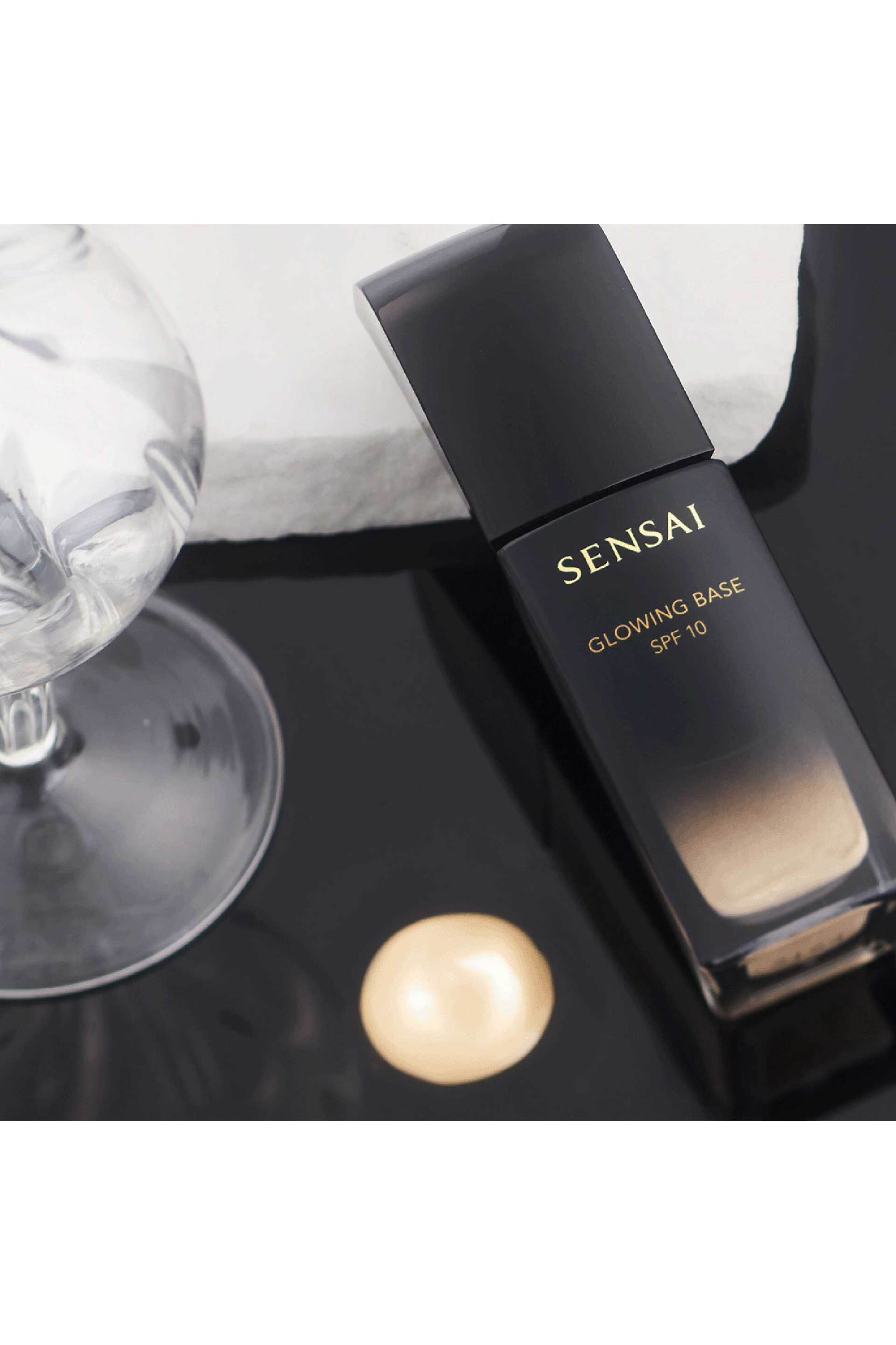 Sensai Glowing Base 30 ml - 59345 φωτογραφία