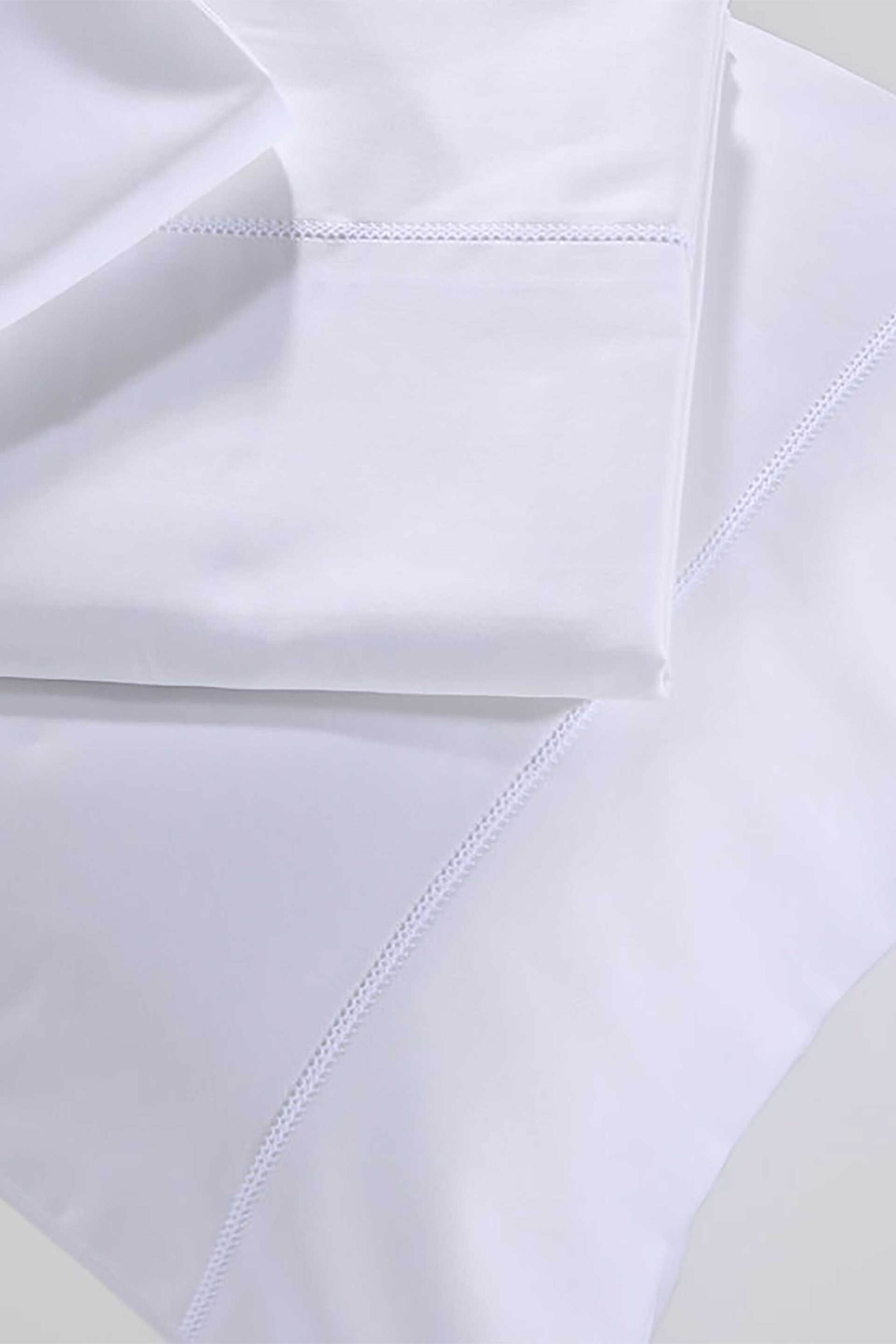 DOWN TOWN HOME DOWN TOWN Home σετ σεντόνια υπέρδιπλα και μαξιλαροθήκες με ανάγλυφη ραφή "250/01" 2 x 245 x 270 cm - 2 x 52 x 75 cm - 10-0734