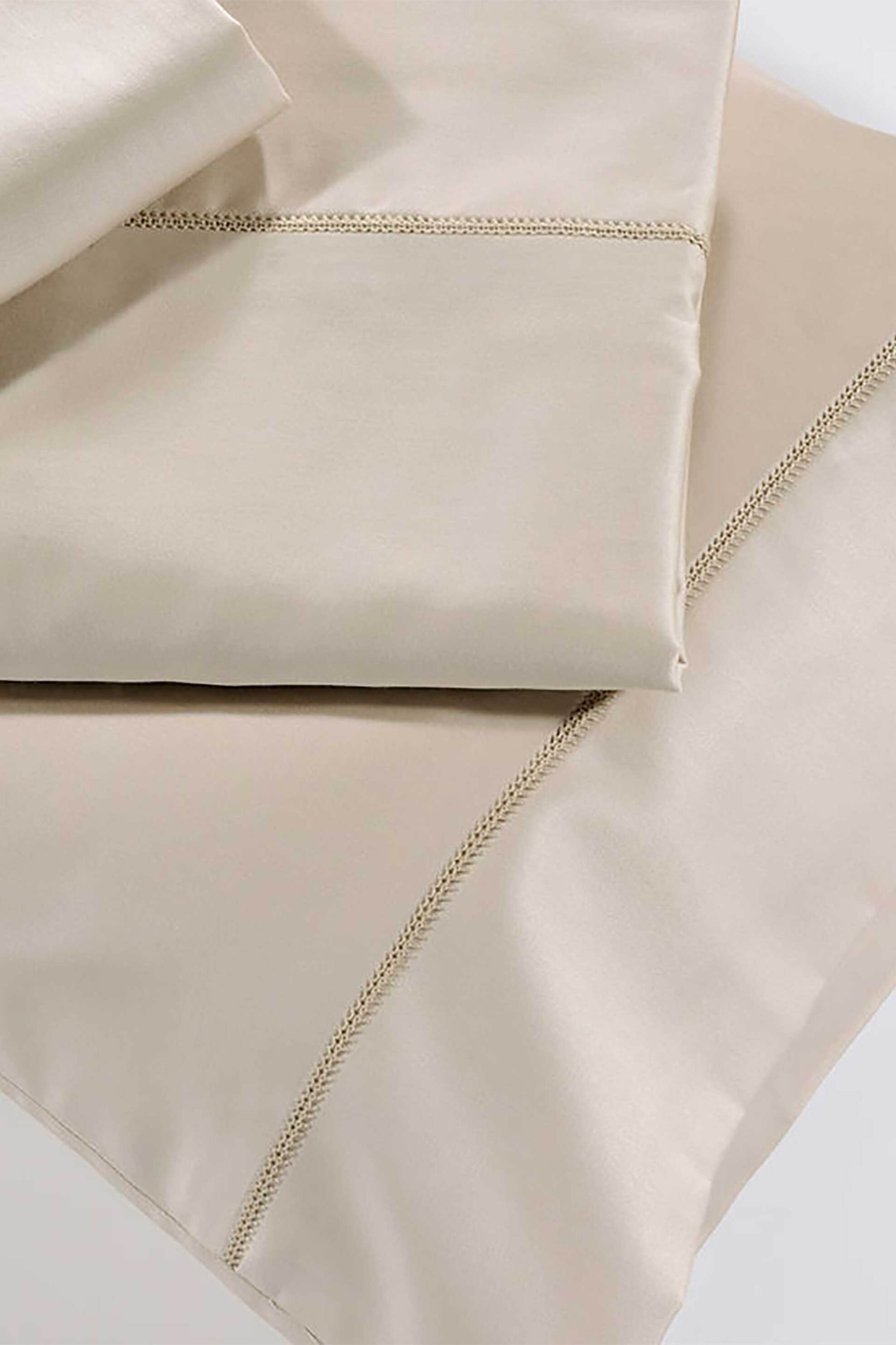 DOWN TOWN HOME DOWN TOWN Home σετ σεντόνια μονά και μαξιλαροθήκη με ανάγλυφη ραφή "250/3 Sand" 2 x 175 x 255 cm - 52 x 75 cm - 11-0447