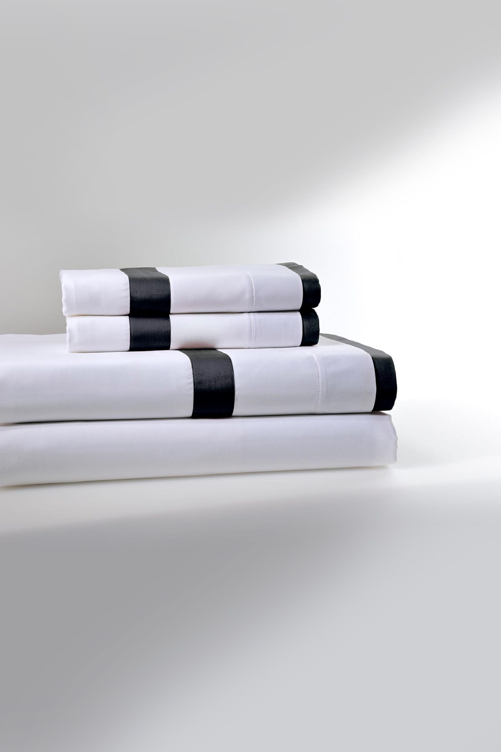 DOWN TOWN Home σετ σεντόνια υπέρδιπλα με μαξιλαροθήκες με ρεβέρ "250" 2 x 245 x 280 cm - 2 x 52 x 75 cm - 10-0820 φωτογραφία