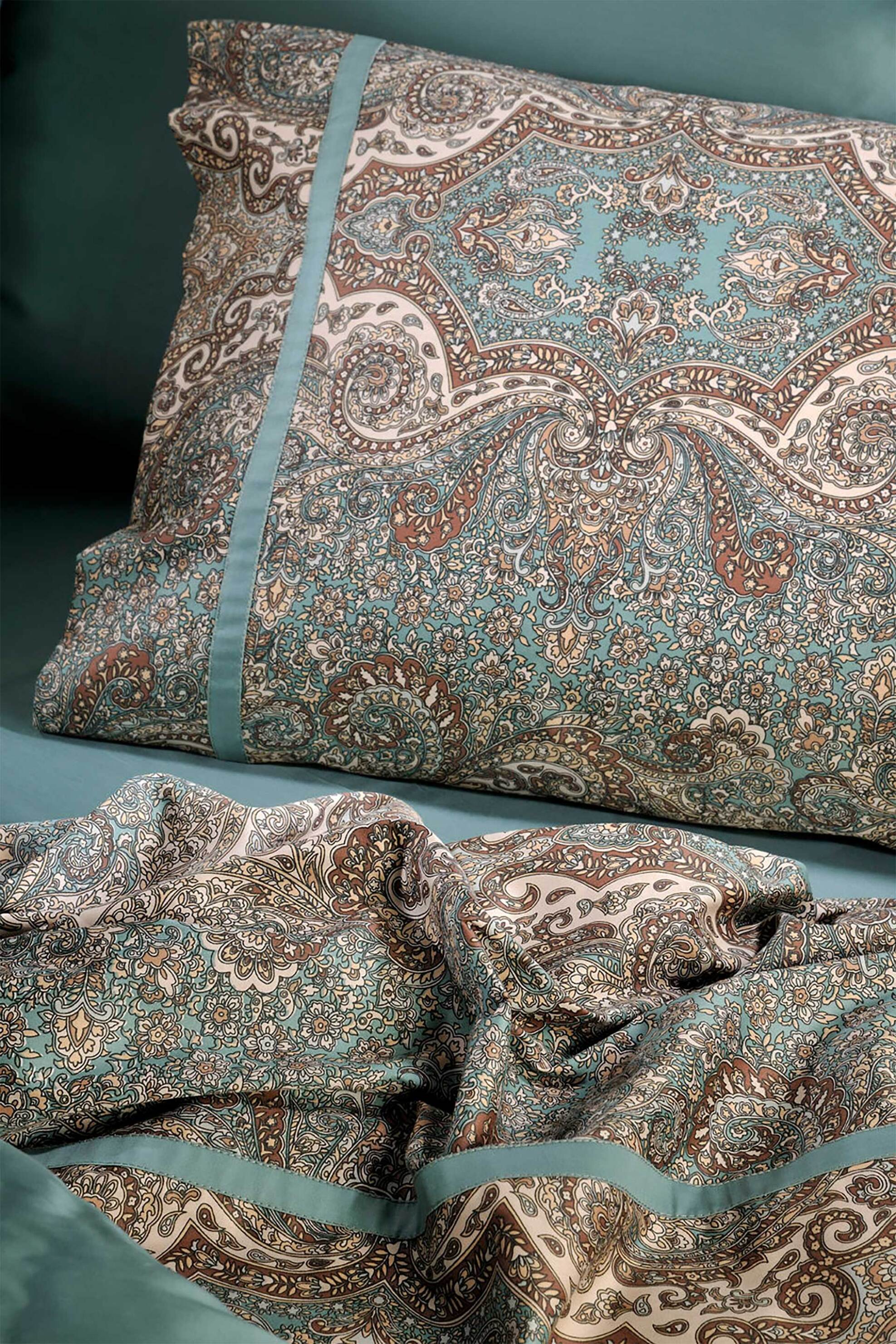 DOWN TOWN Home σετ παπλωματοθήκη υπέρδιπλη και μαξιλαροθήκες εμπριμέ "833 Bombay Petrol" 235 x 245 cm - 2 x 52 χ 75 cm - 12-0448 φωτογραφία