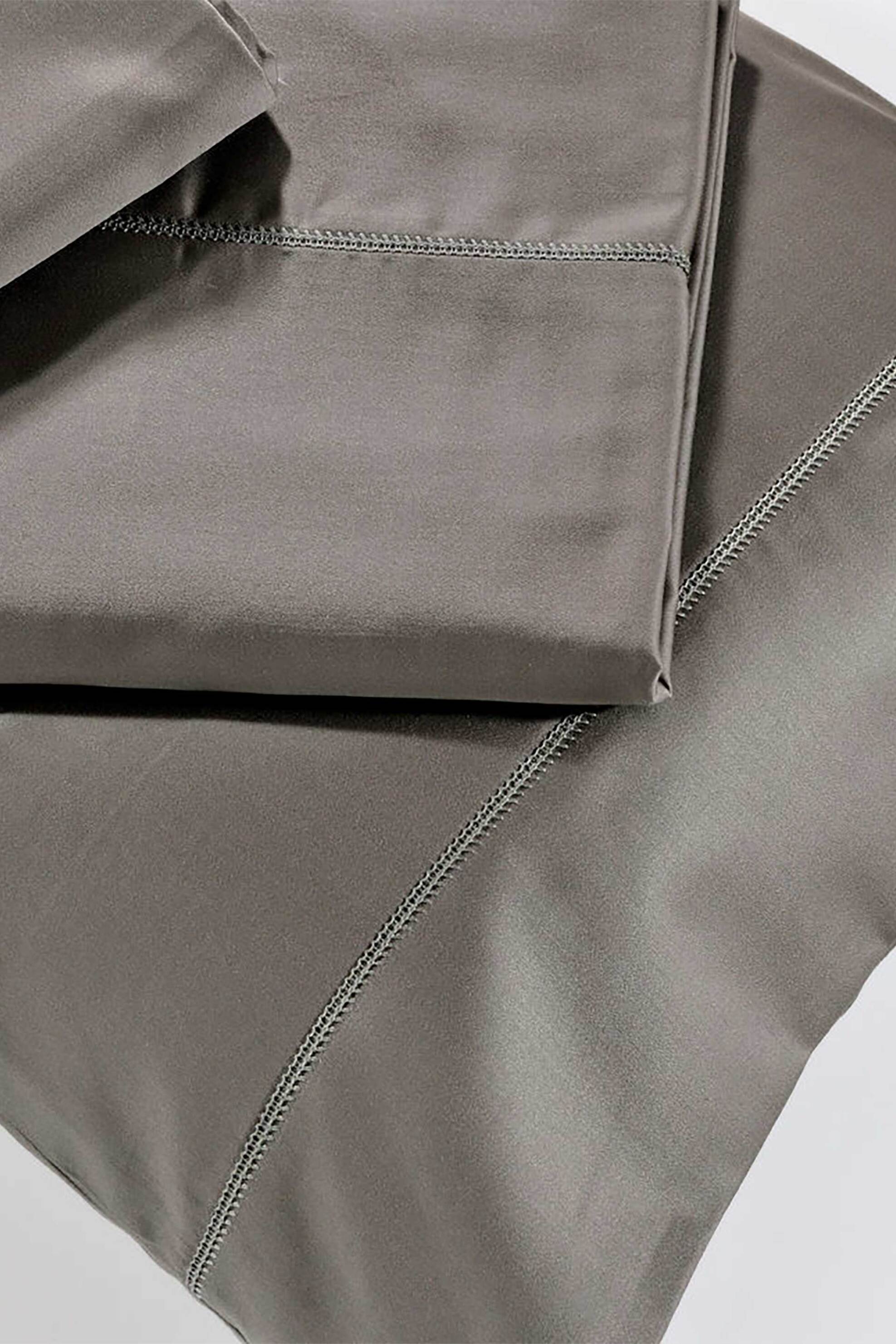 DOWN TOWN Home σετ σεντόνια ημίδιπλα και μαξιλαροθήκες με ανάγλυφη ραφή "250/6" 2 x 200 x 300 cm - 2 x 50 x 75 cm - 17-0093