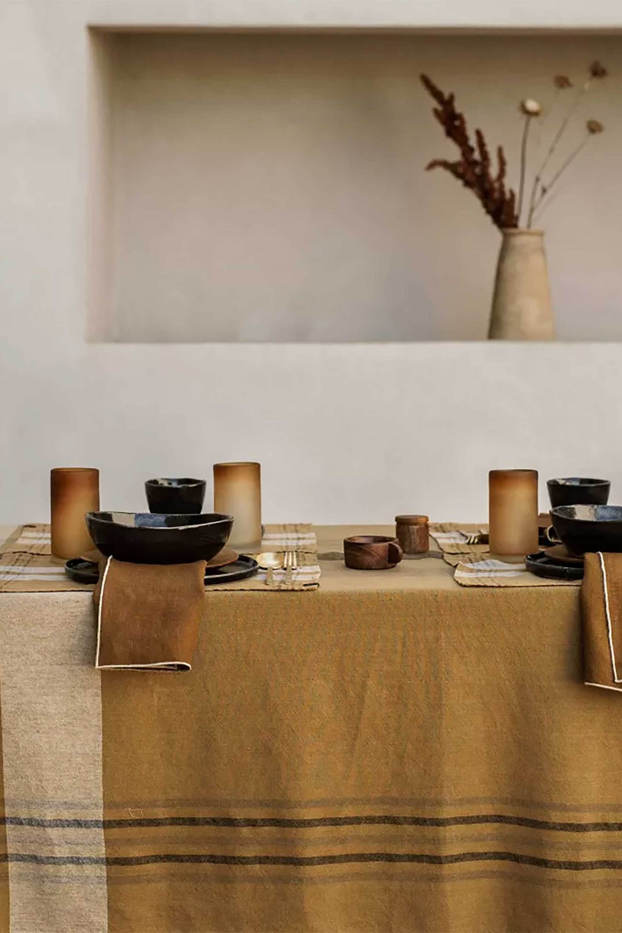 Haomy λινό τραπεζομάντηλο "Aalborg Kaki" 160 x 300 cm - 100117_02_300 Λαδί φωτογραφία