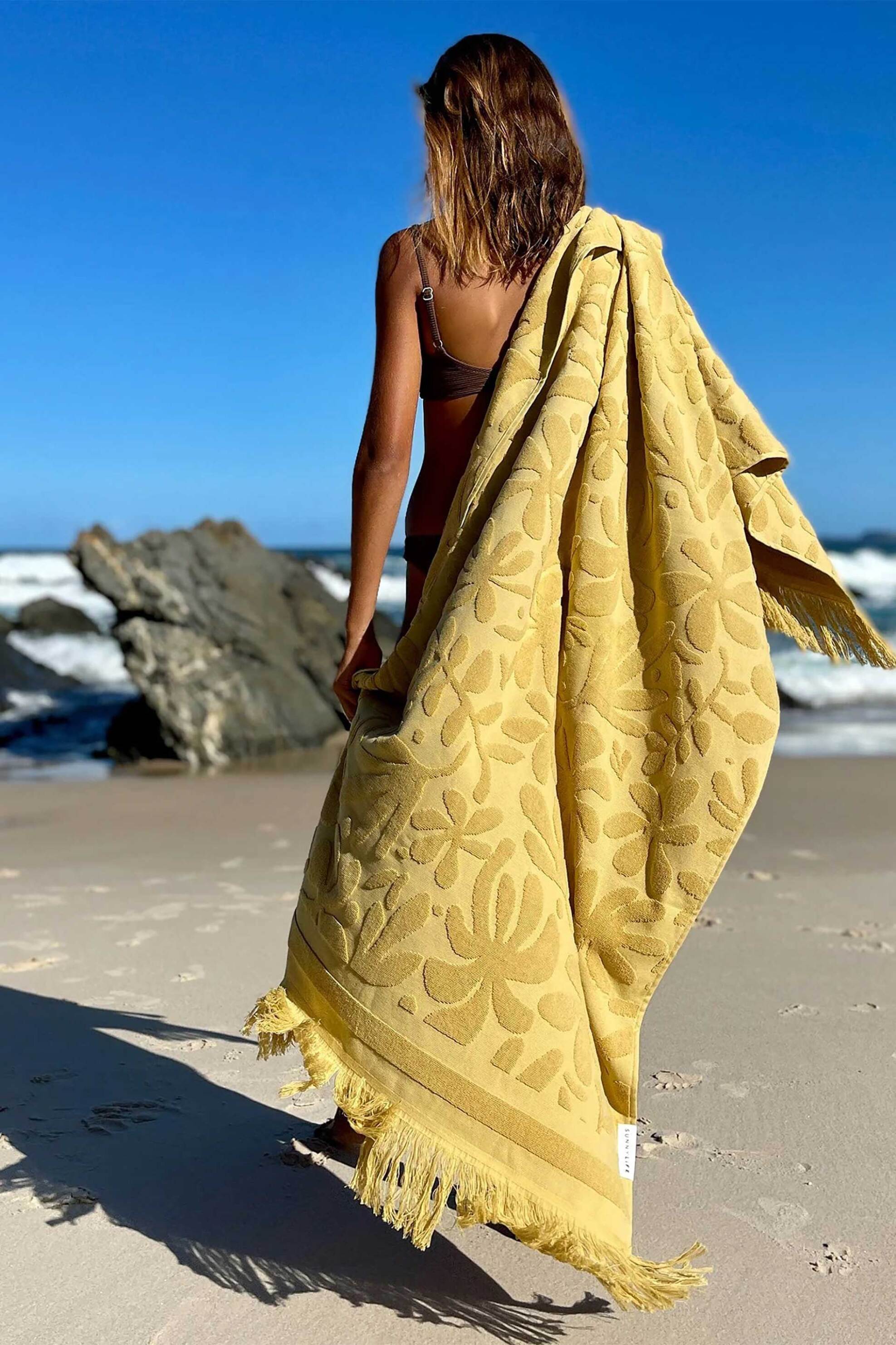 SUNNYLiFE Sunnylife unisex πετσέτα θαλάσσης 90 x 175 cm "Luxe Mango Bay Golden Mustard" - 24180239 Μουσταρδί