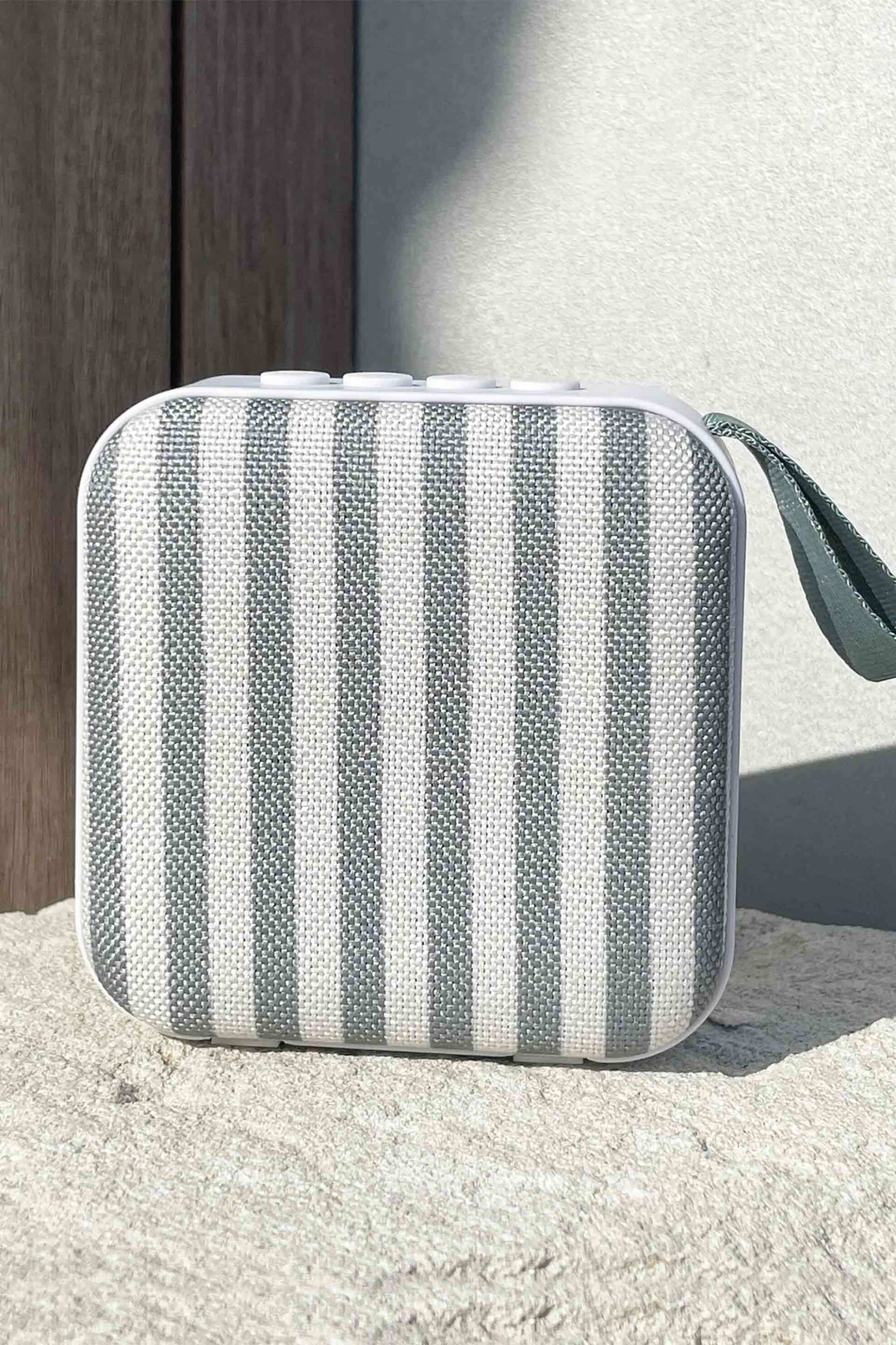 SUNNYLiFE Sunnylife φορητό ηχείο ταξιδιού "The Vacay Olive Stripe" - 24180243 Λαδί