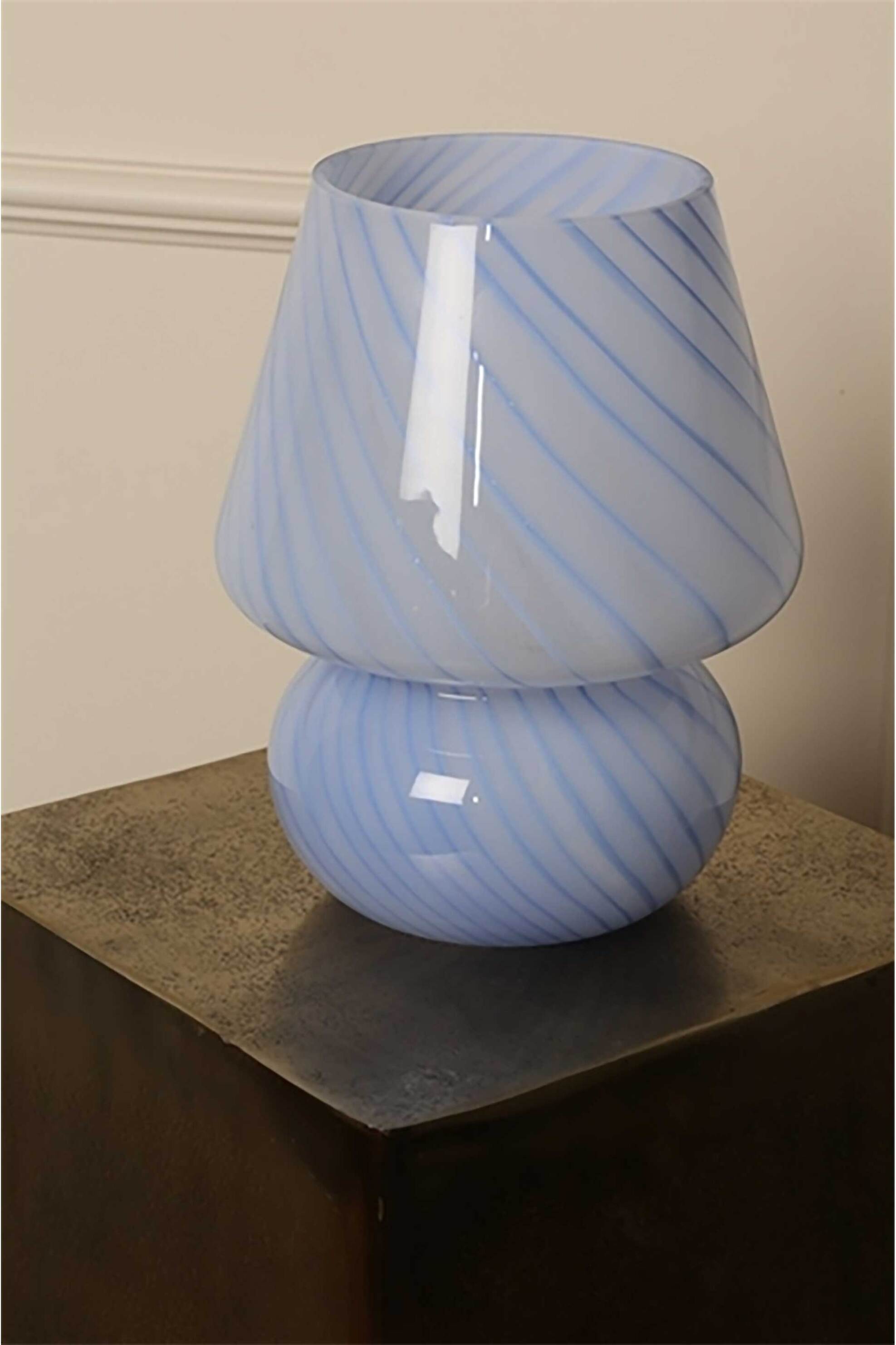 C'est Bon γυάλινο επιτραπέζιο φωτιστικό 19 x 15 cm "Joyful" - 946-413-382-038 Μπλε φωτογραφία