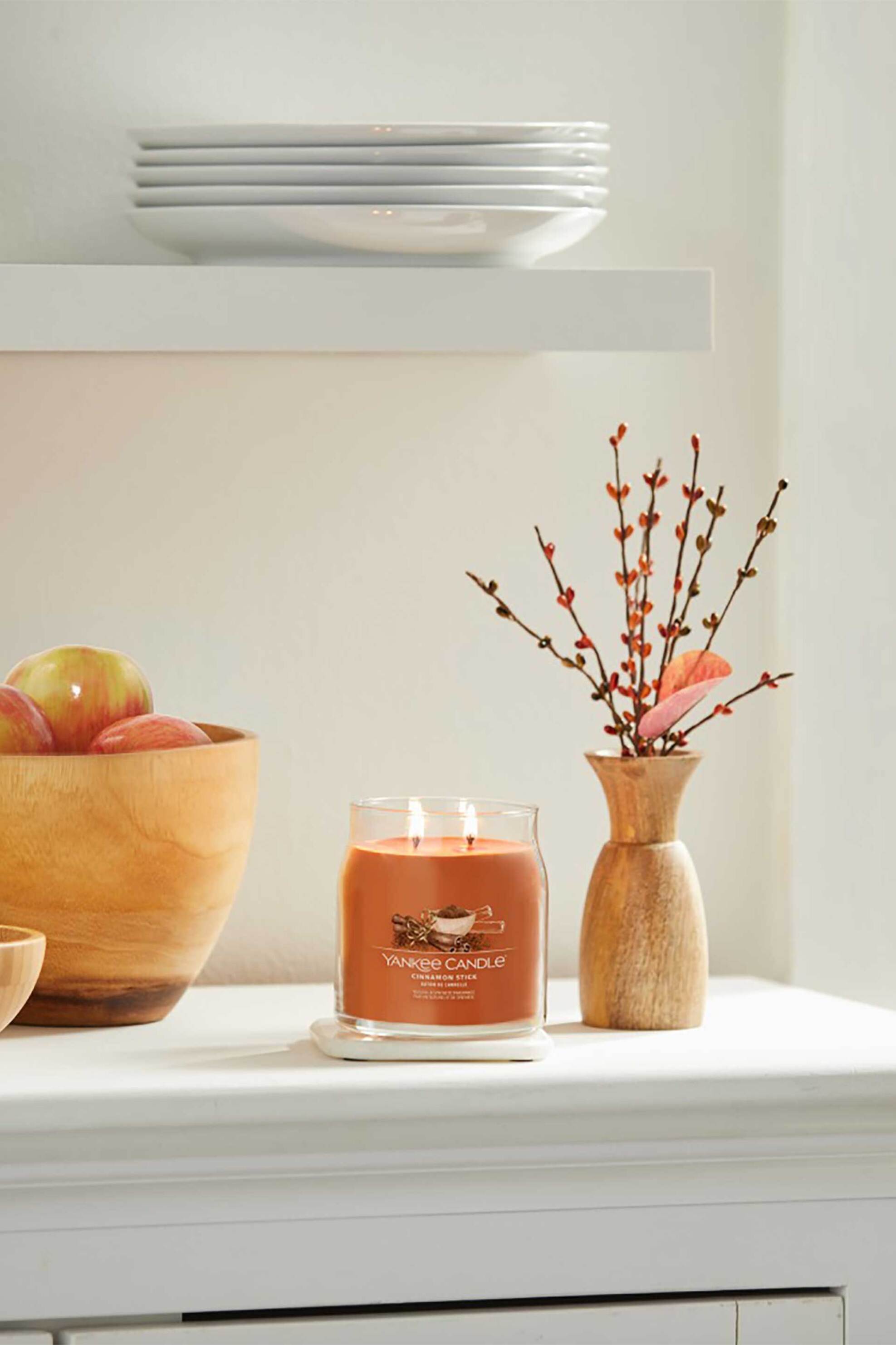 Yankee Candle αρωματικό κερί σε γυάλινο δοχείο medium "Signature Cinnamon Stick" - 1701383E φωτογραφία