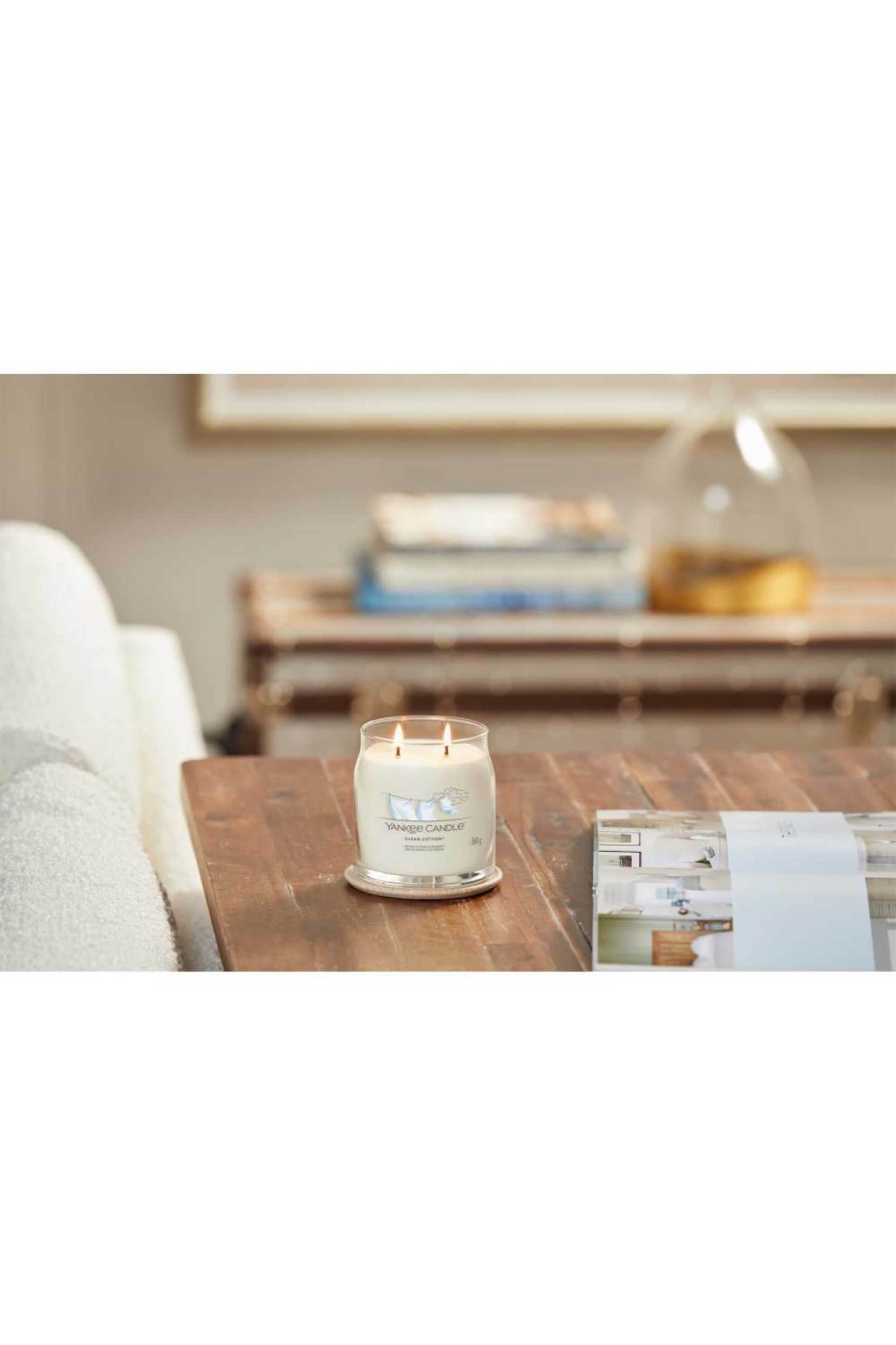Yankee Candle Αρωματικό Κερί Signature σε Γυάλινο Δοχείο Medium Clean Cotton - 1630645E