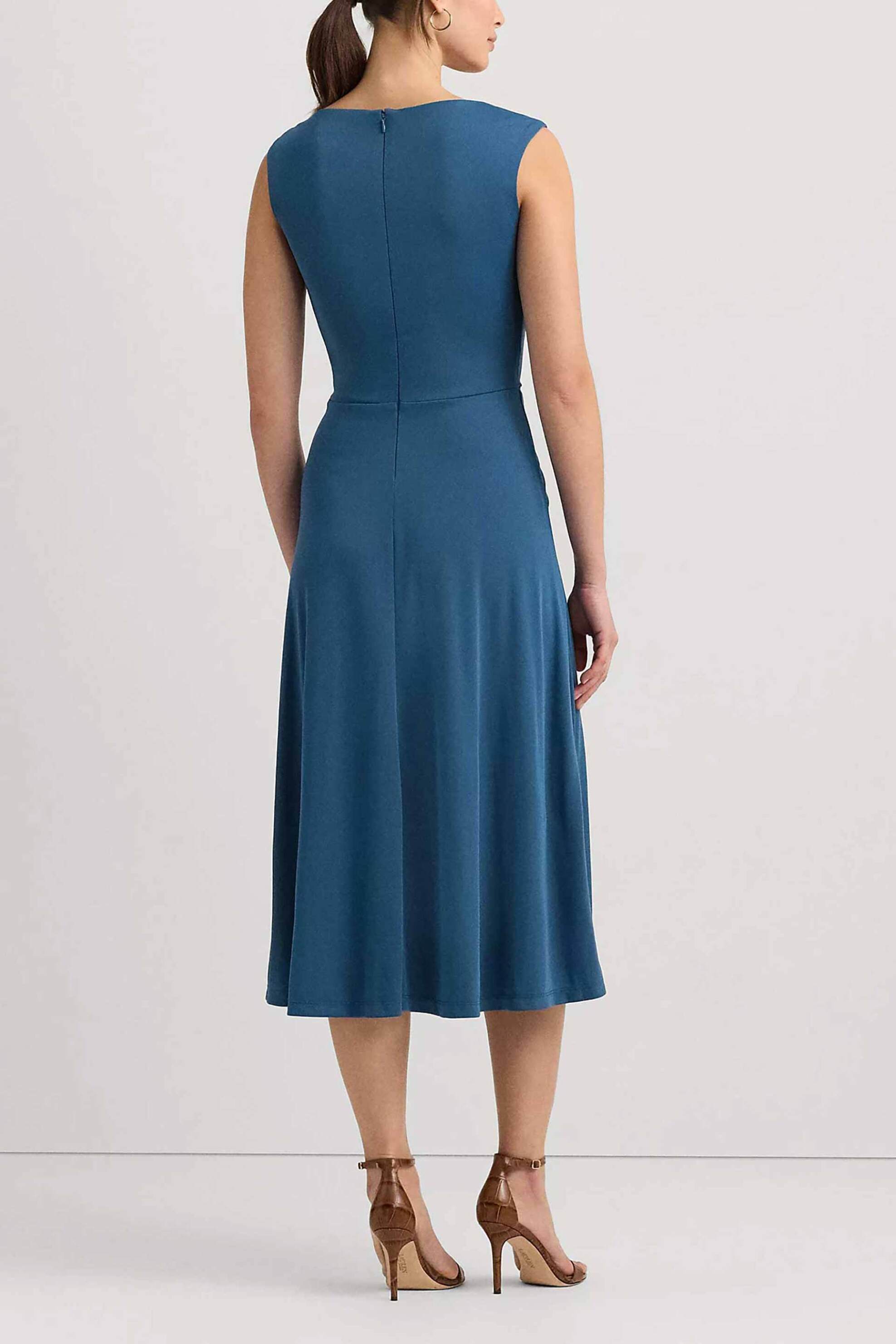 Lauren Ralph Lauren γυναικείο midi φόρεμα μονόχρωμο με στριφτή λεπτομέρεια μπροστά - 250872090009 Μπλε φωτογραφία