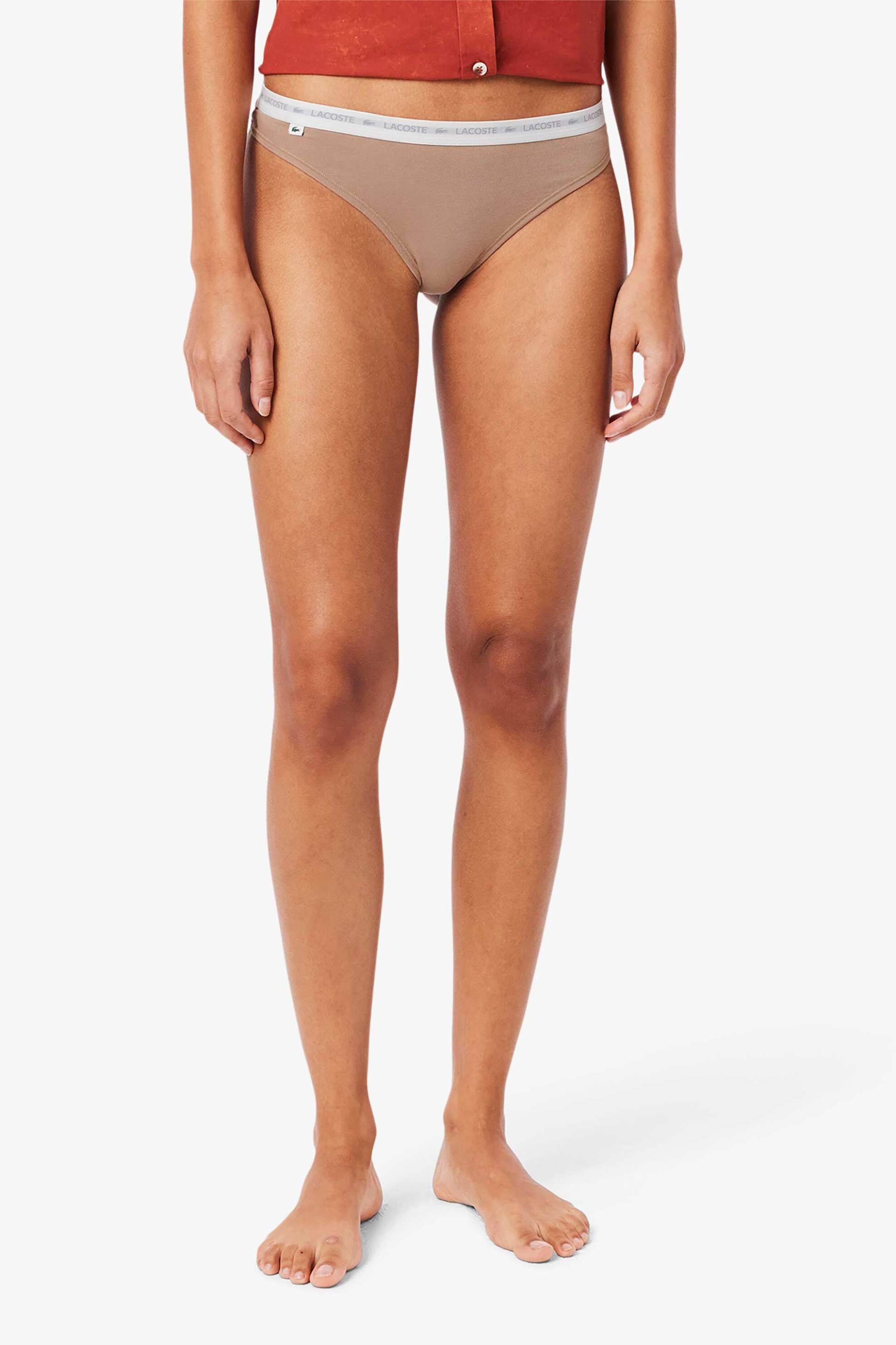 Lacoste σετ γυναικεία εσώρουχα string brief με contrast μέση και λογότυπο (3 τεμάχια) - 8F1341 Μπεζ φωτογραφία