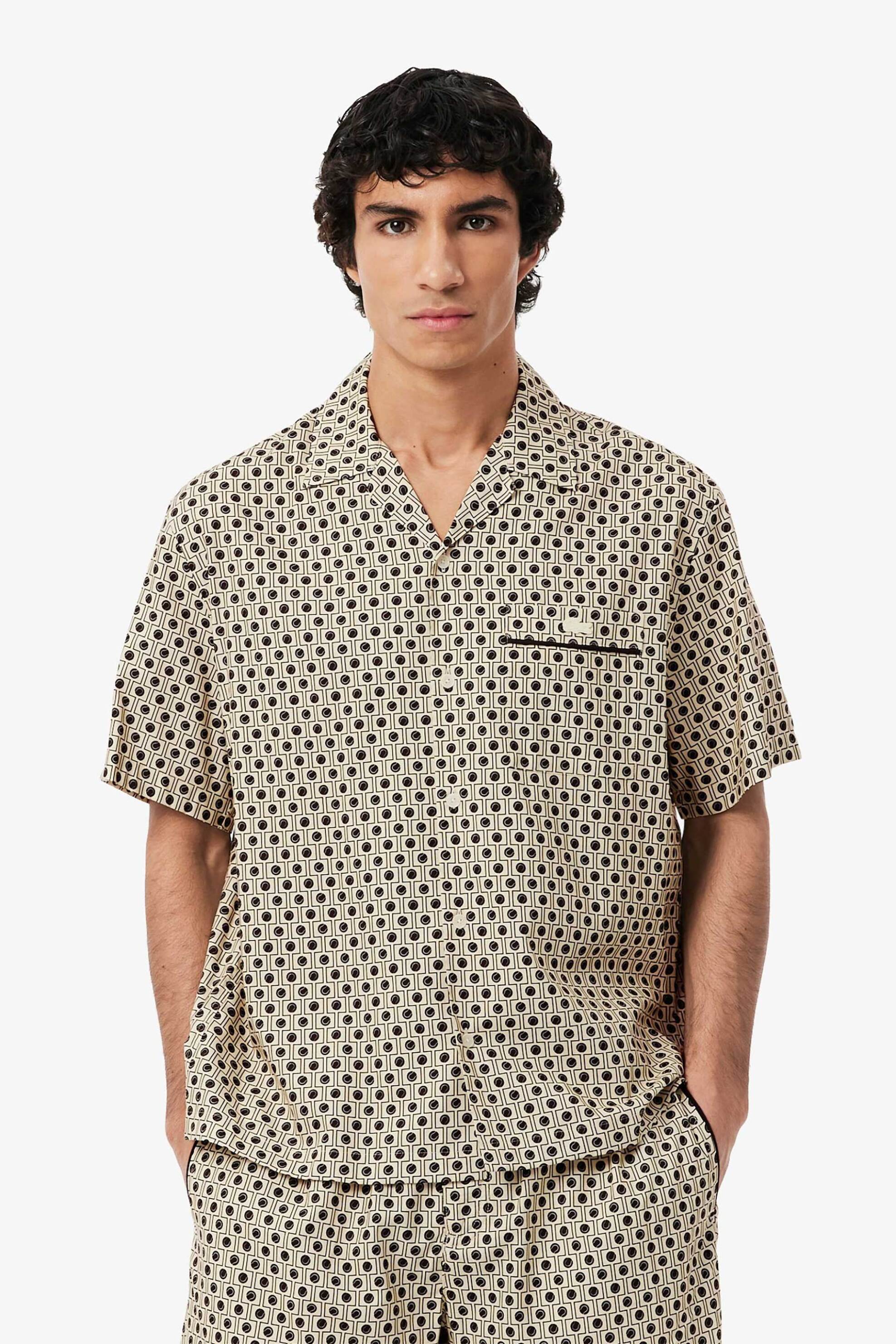 Lacoste ανδρικό κοντομάνικο πουκάμισο με all-over print και τσέπη με κεντημένο λογότυπο Relaxed Fit - CH0712-00 Μπεζ