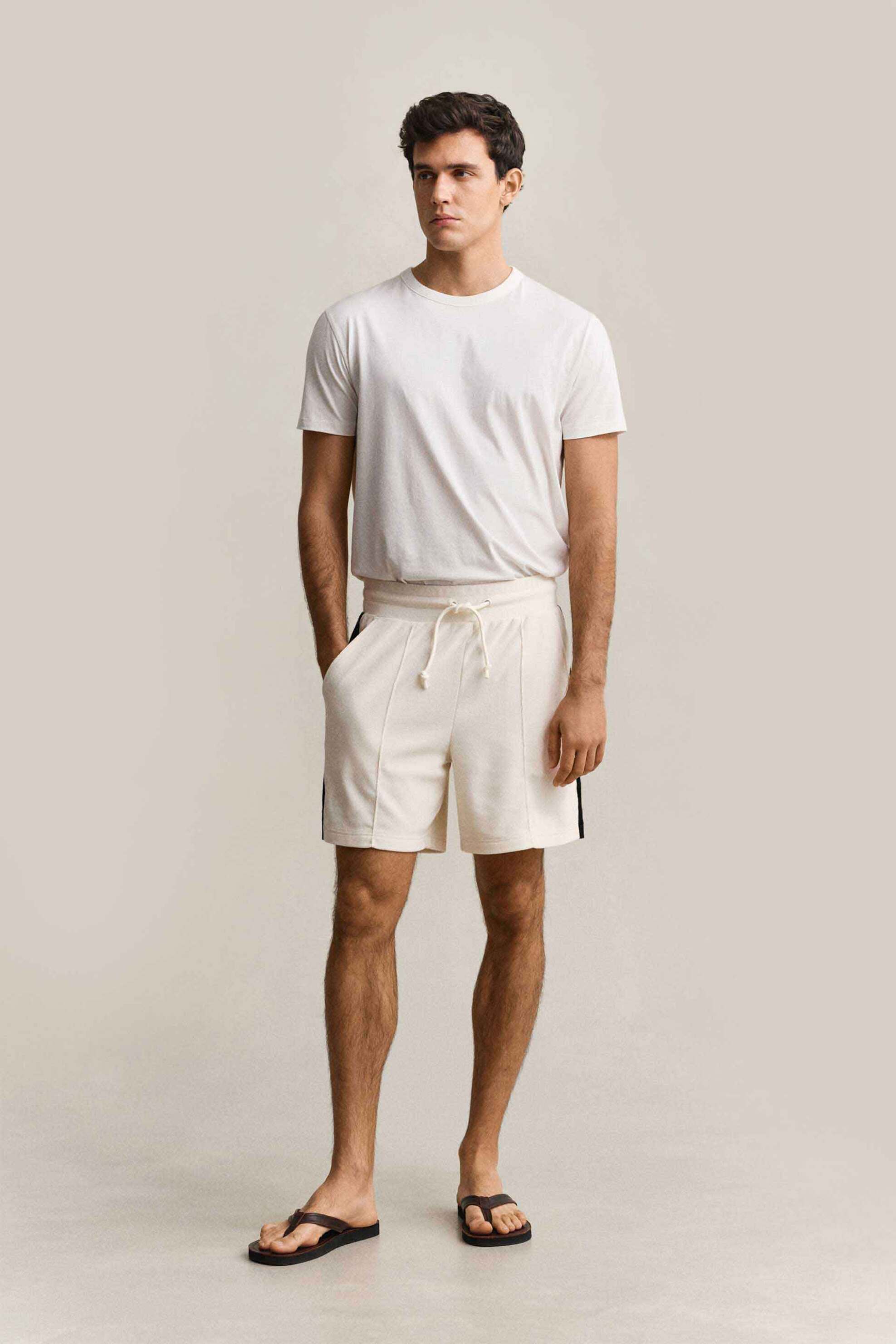 Gant ανδρική βερμούδα terry cloth με ελαστική μέση και contrast ρίγα στα πλαϊνά Regular Fit - 2069082 Εκρού