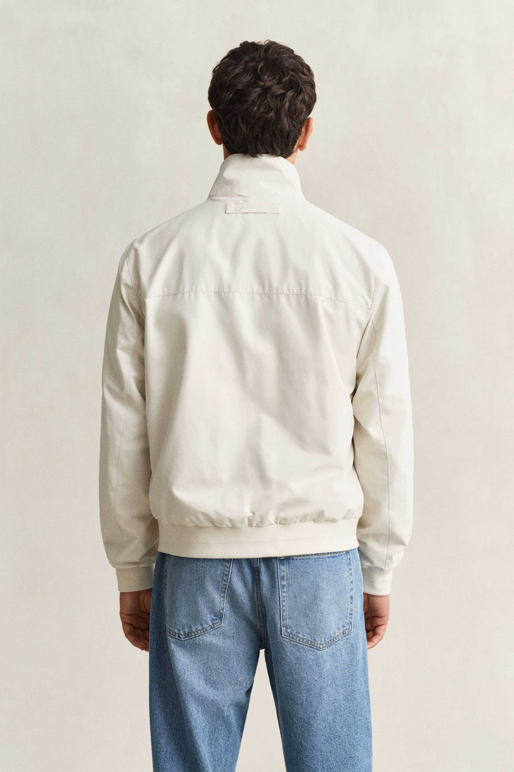 Gant Ανδρικό Αδιάβροχο Jacket με Κεντημένο Λογότυπο Regular Fit - 7006600 Εκρού