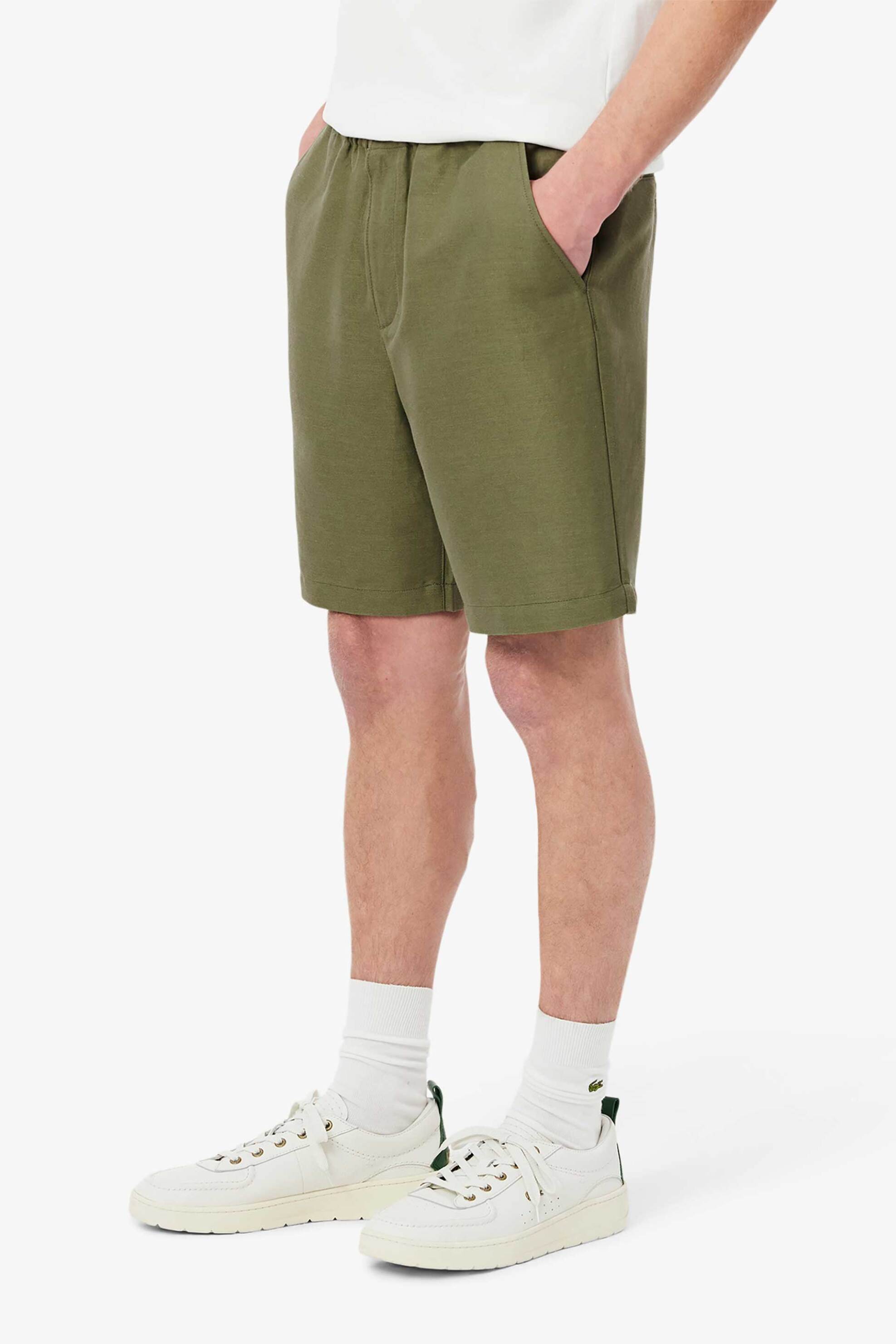 Lacoste ανδρική βερμούδα με ελαστική μέση και περιεκτικότητα σε λινάρι Regular Straight Fit - GH9121-00 Λαδί φωτογραφία