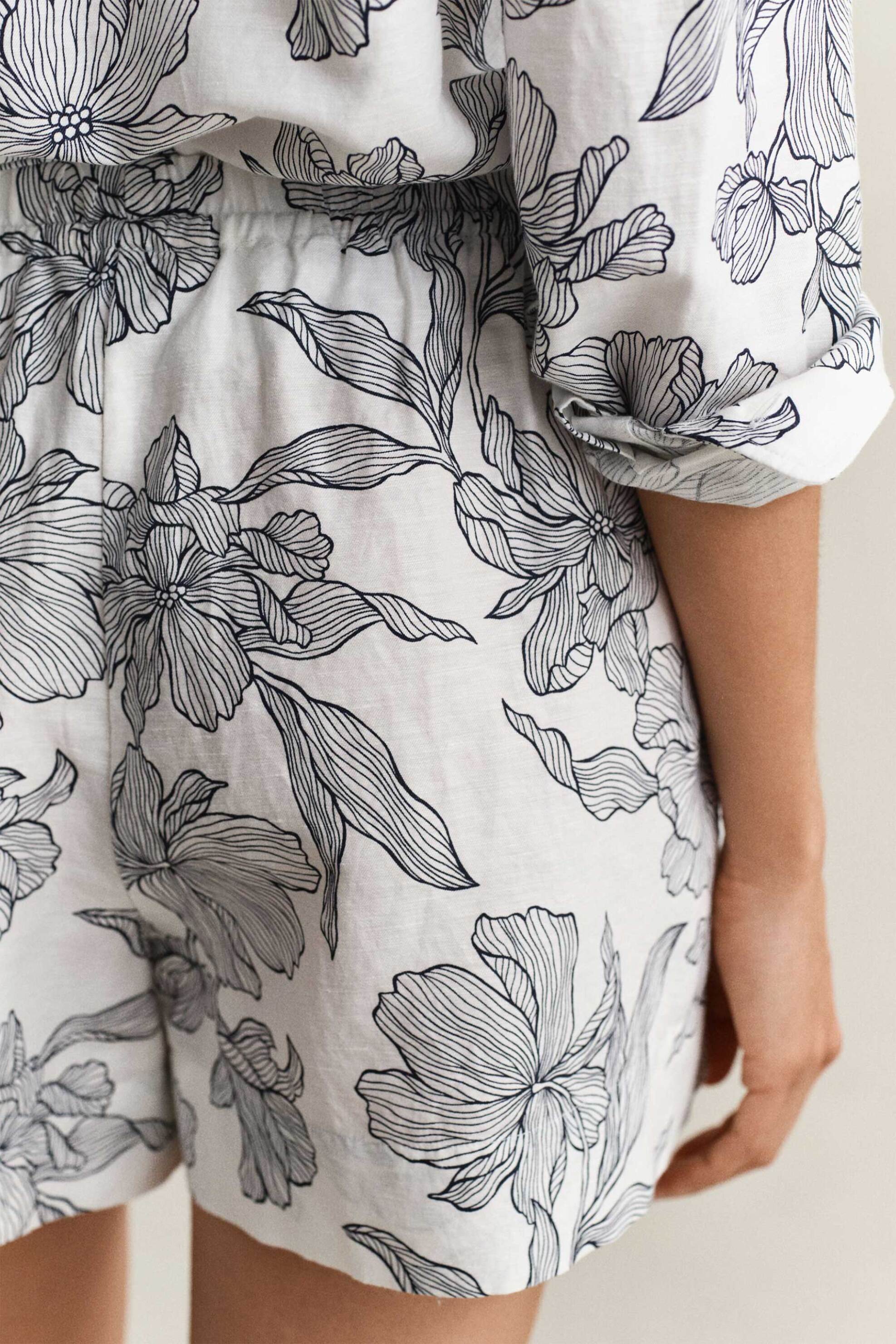 Gant Γυναικεία Βερμούδα με Floral Print Και Ελαστική Μέση Relaxed Fit - 4020144 Λευκό