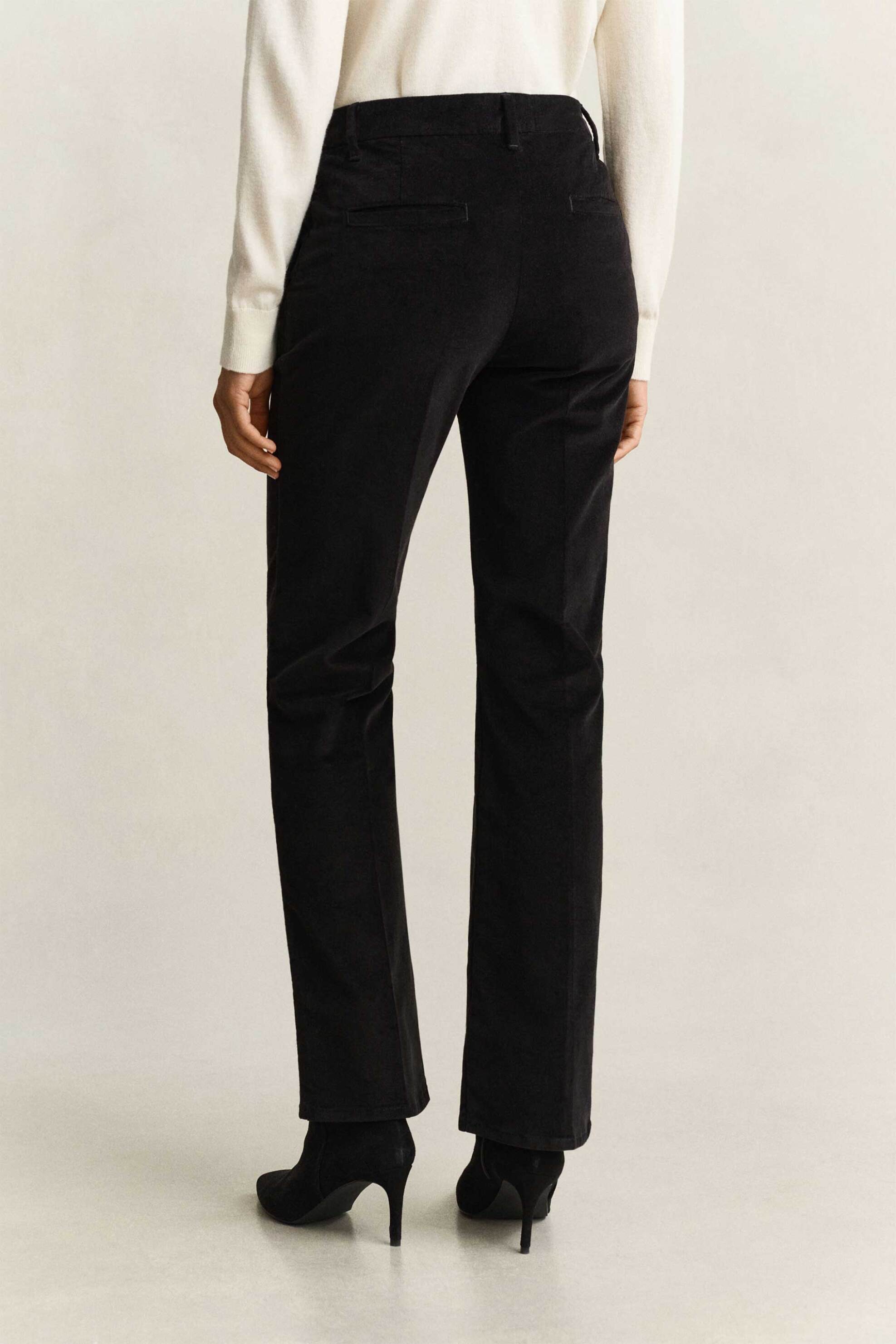 GANT Gant γυναικείο παντελόνι με βελούδινη υφή Flared Slim Fit - 4150420 Μαύρο - 3
