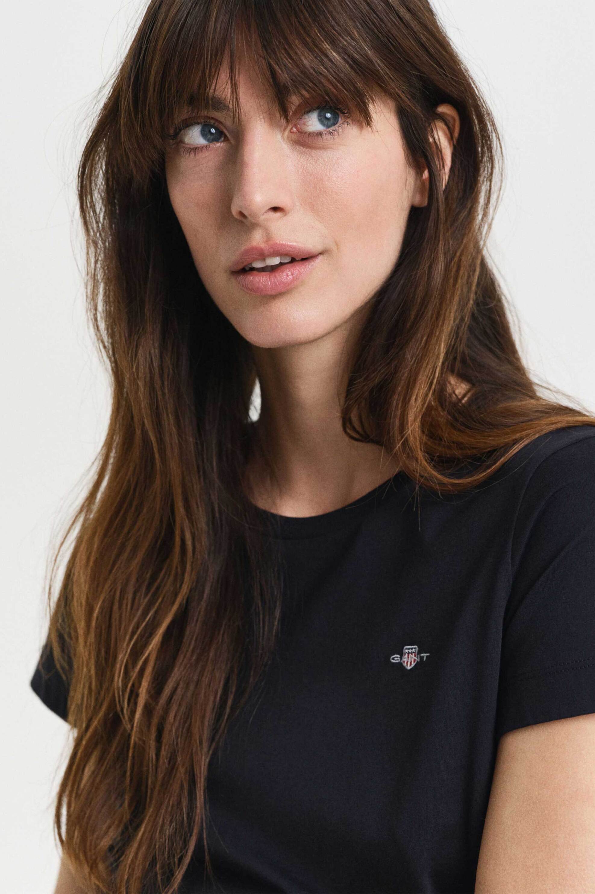 Gant γυναικείο T-shirt μονόχρωμο με κεντημένο λογότυπο Regular Fit - 4200200 Μαύρο