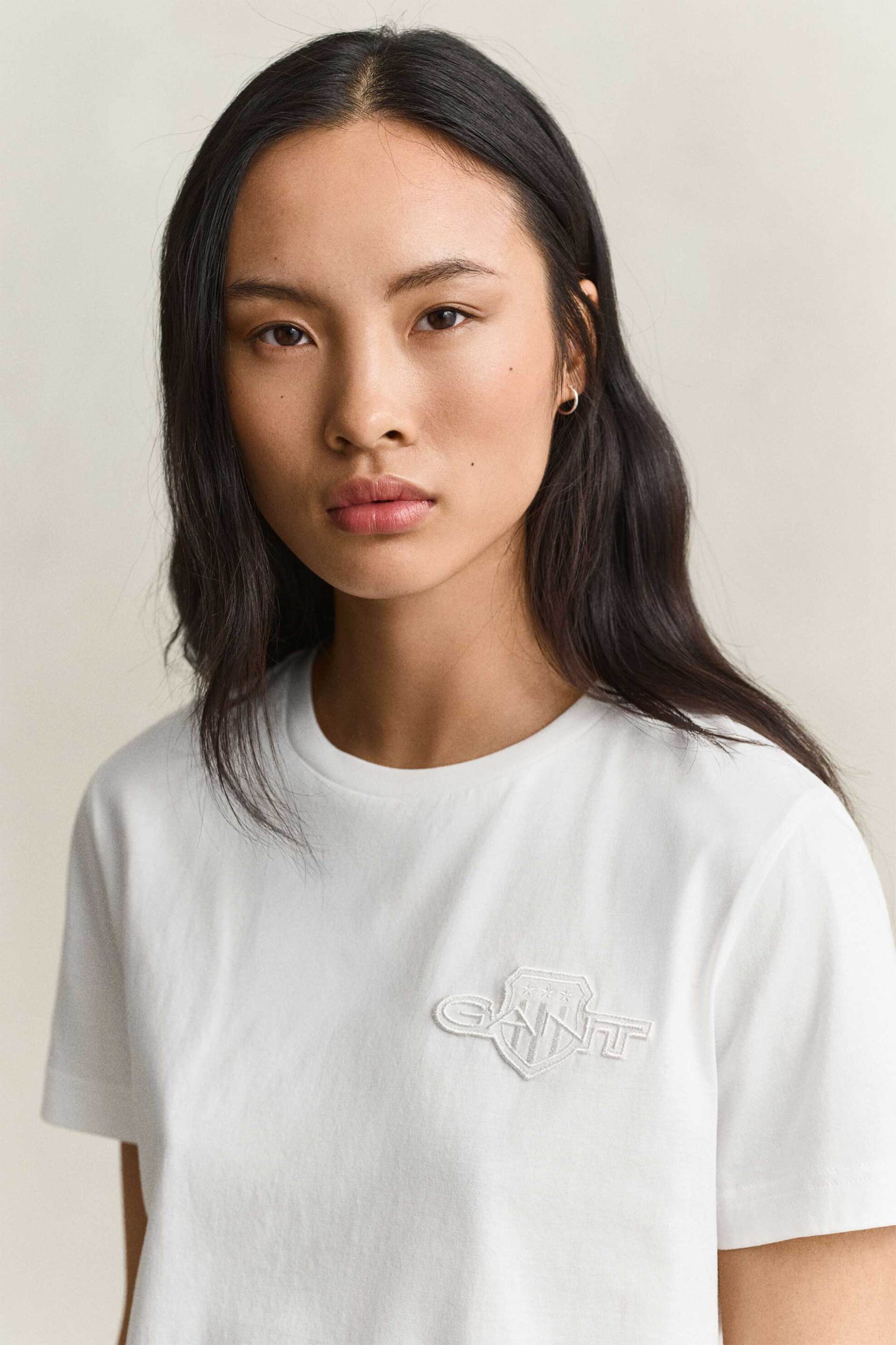 Gant γυναικείο T-shirt με κεντημένο λογότυπο Regular Fit - 4202589 Λευκό