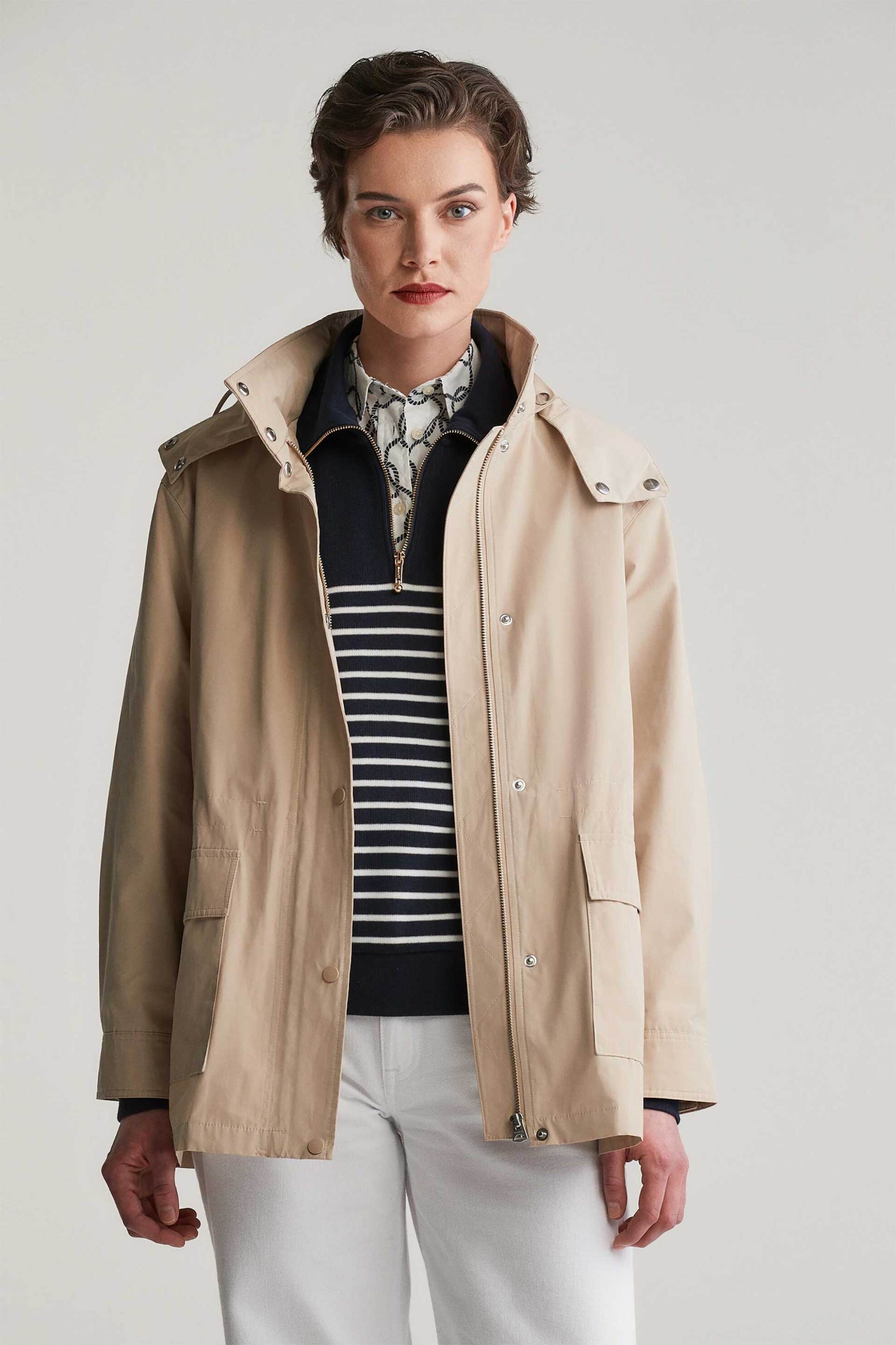 GANT Gant γυναικείο jacket αντιανεμικό με ψηλό λαιμό και αφαιρούμενη κουκούλα Relaxed Fit - 4700363 Μπεζ 2025
