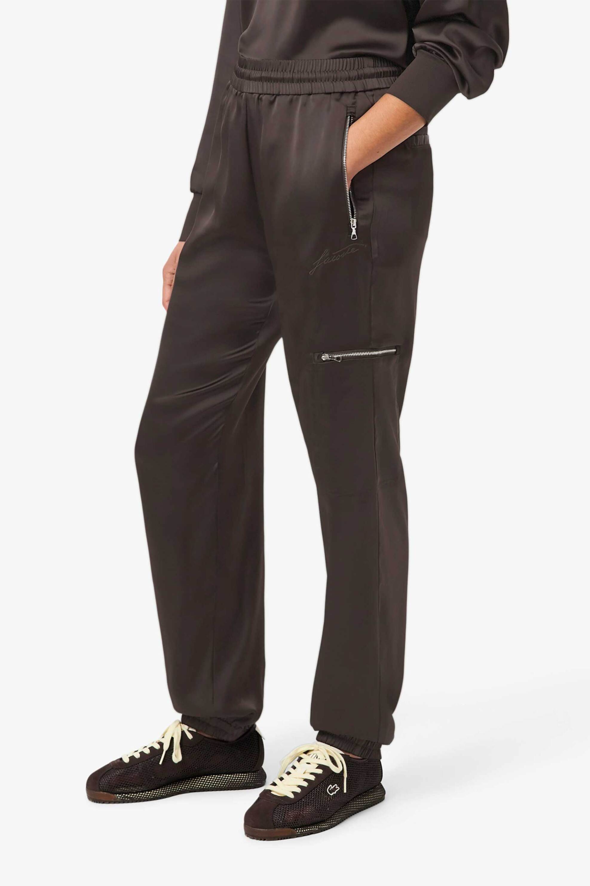 Lacoste γυναικείο παντελόνι φόρμας με σατέν όψη Oversized Fit - HF5410-00 Καφέ Σκούρο