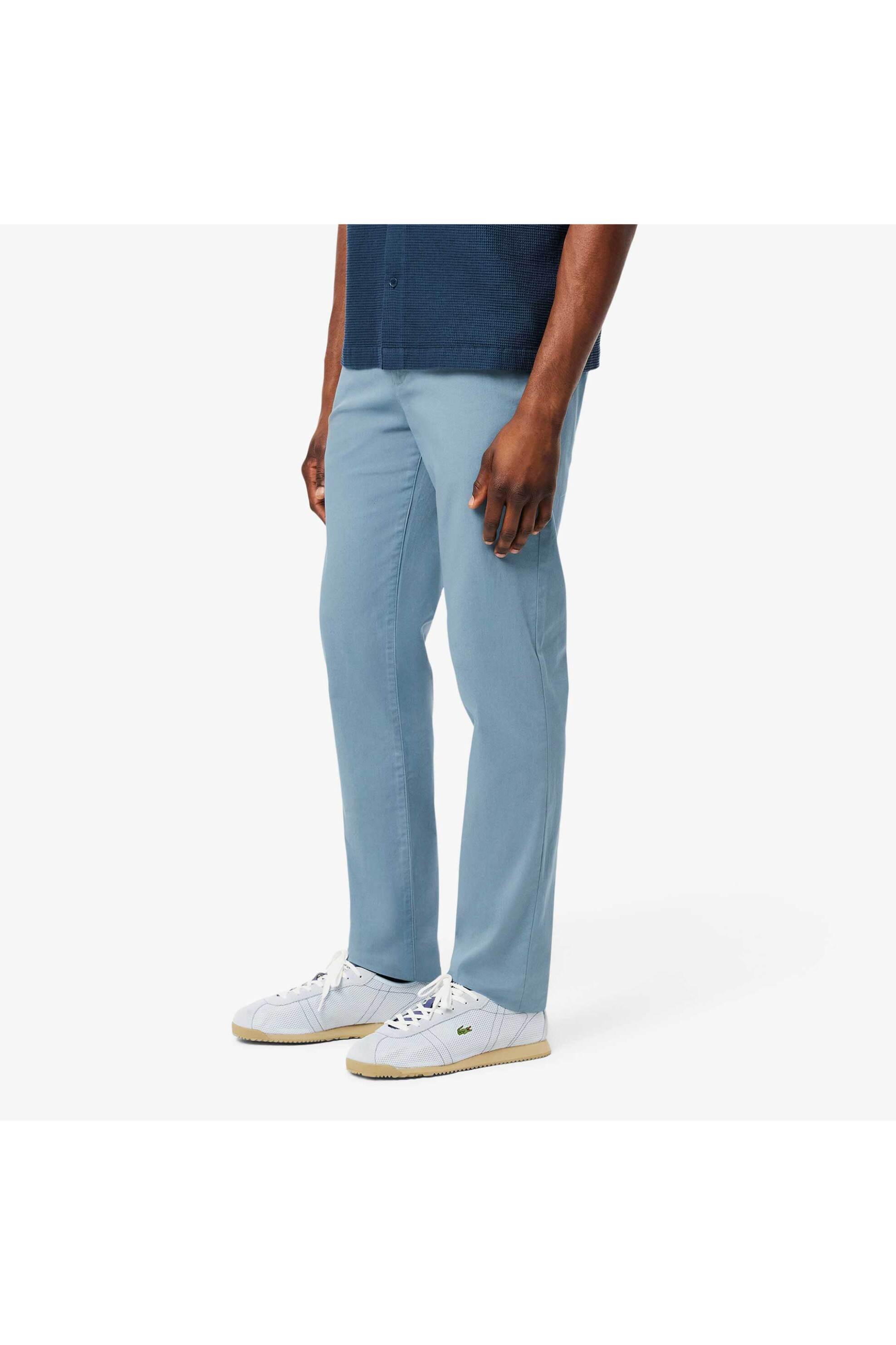 Lacoste ανδρικό παντελόνι chino stretch Slim Fit (34L) - HH3463-00 Μπλε Ανοιχτό φωτογραφία